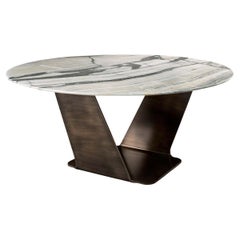 Signature Round Table