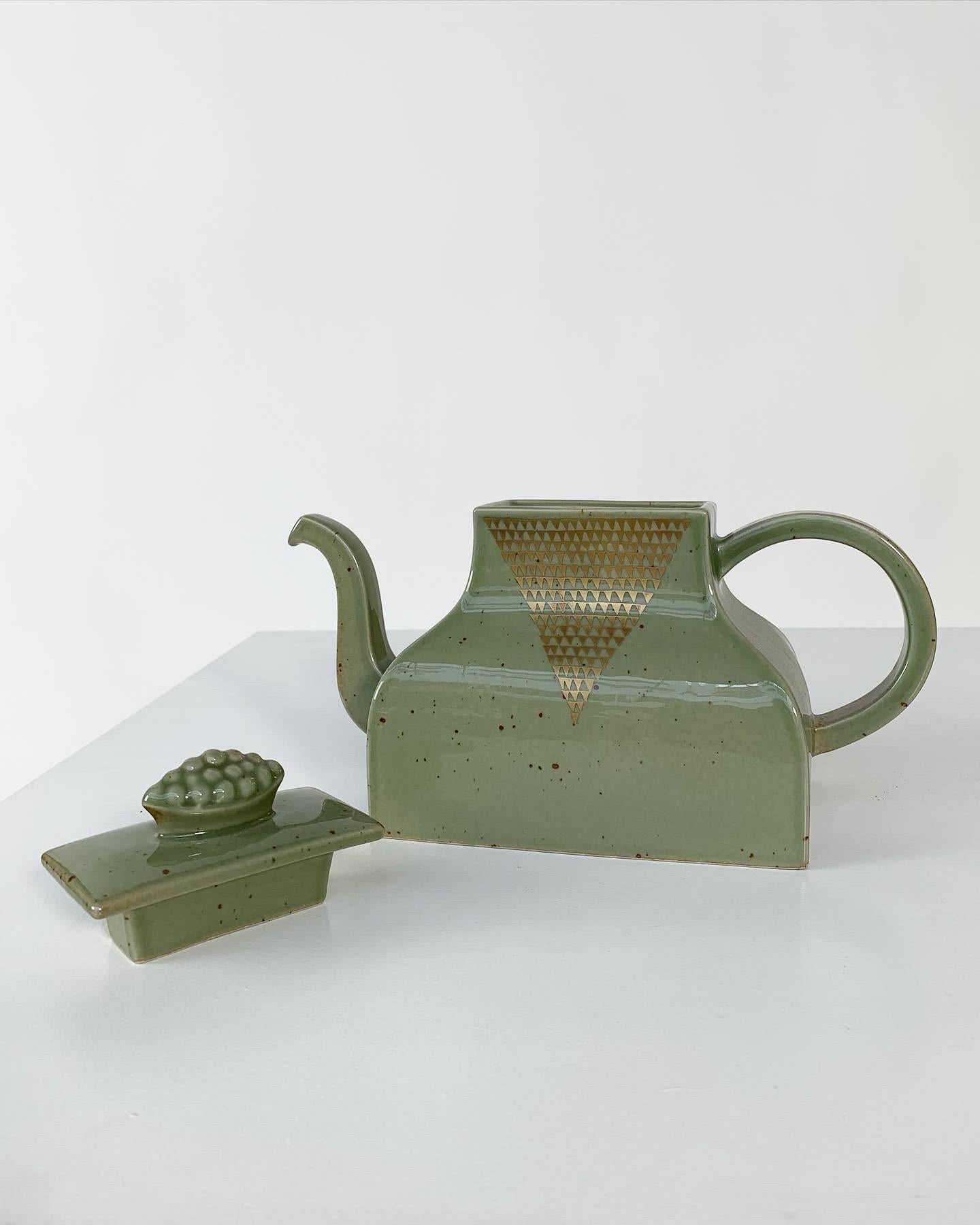 Signe Persson Melin Teapot Chinese Model Stoneware Rörstrand, Sweden, 1980s In Good Condition For Sale In Basel, BS