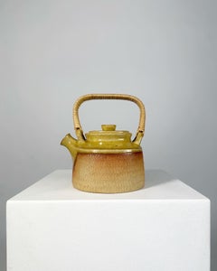 Signiert Persson Melin Teekanne Reliefmuster gewebter Schilfrohrgriff Schweden 1950er Jahre