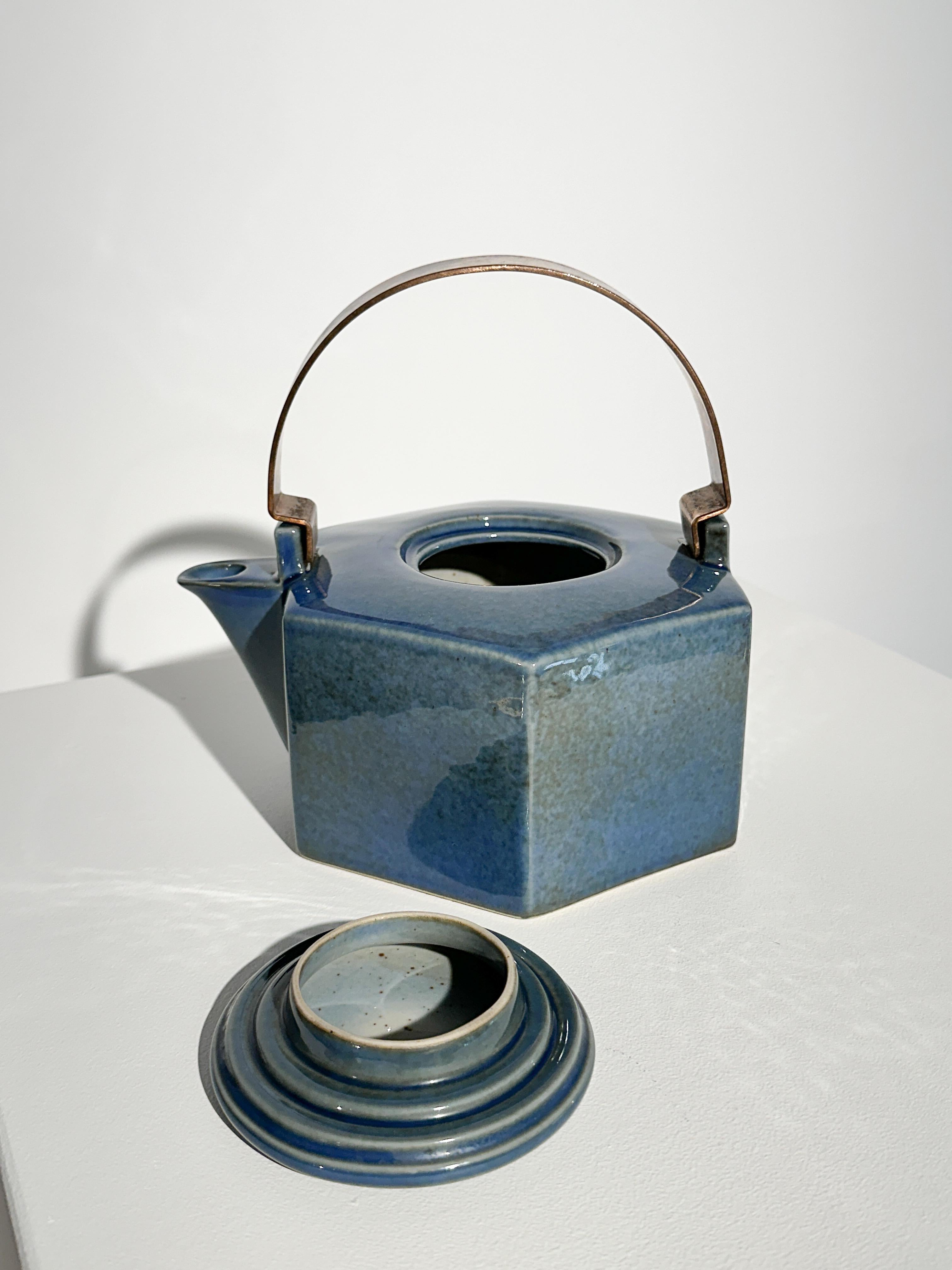 Fait main Signe Persson-Melin Théière Rörstrand Grès Bleu Céramique Cuivre 1970 en vente