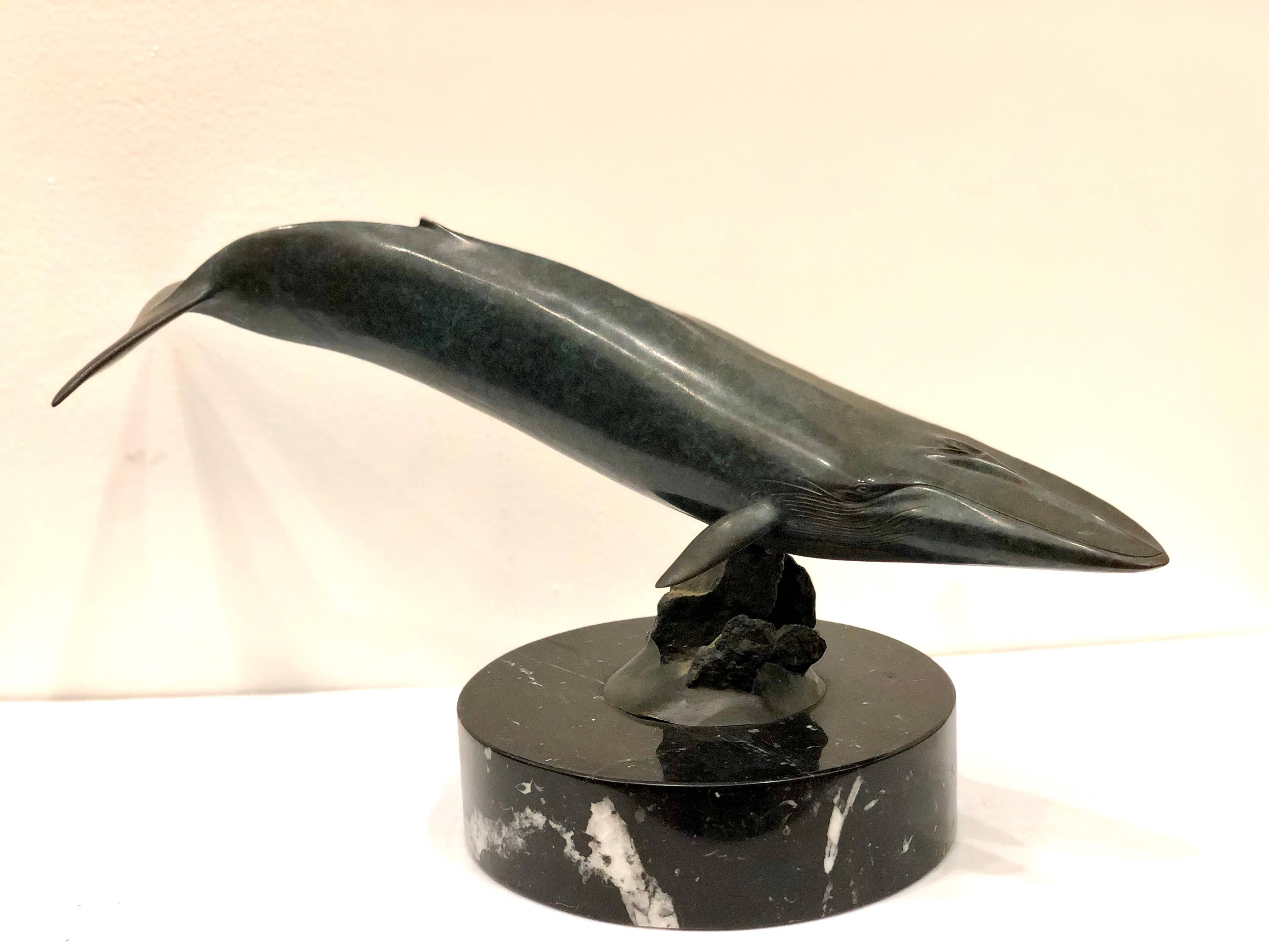 Américain Sculpture de baleine bleue signée et numérotée:: Randy Puckett 15/250 Edition 1984 Année