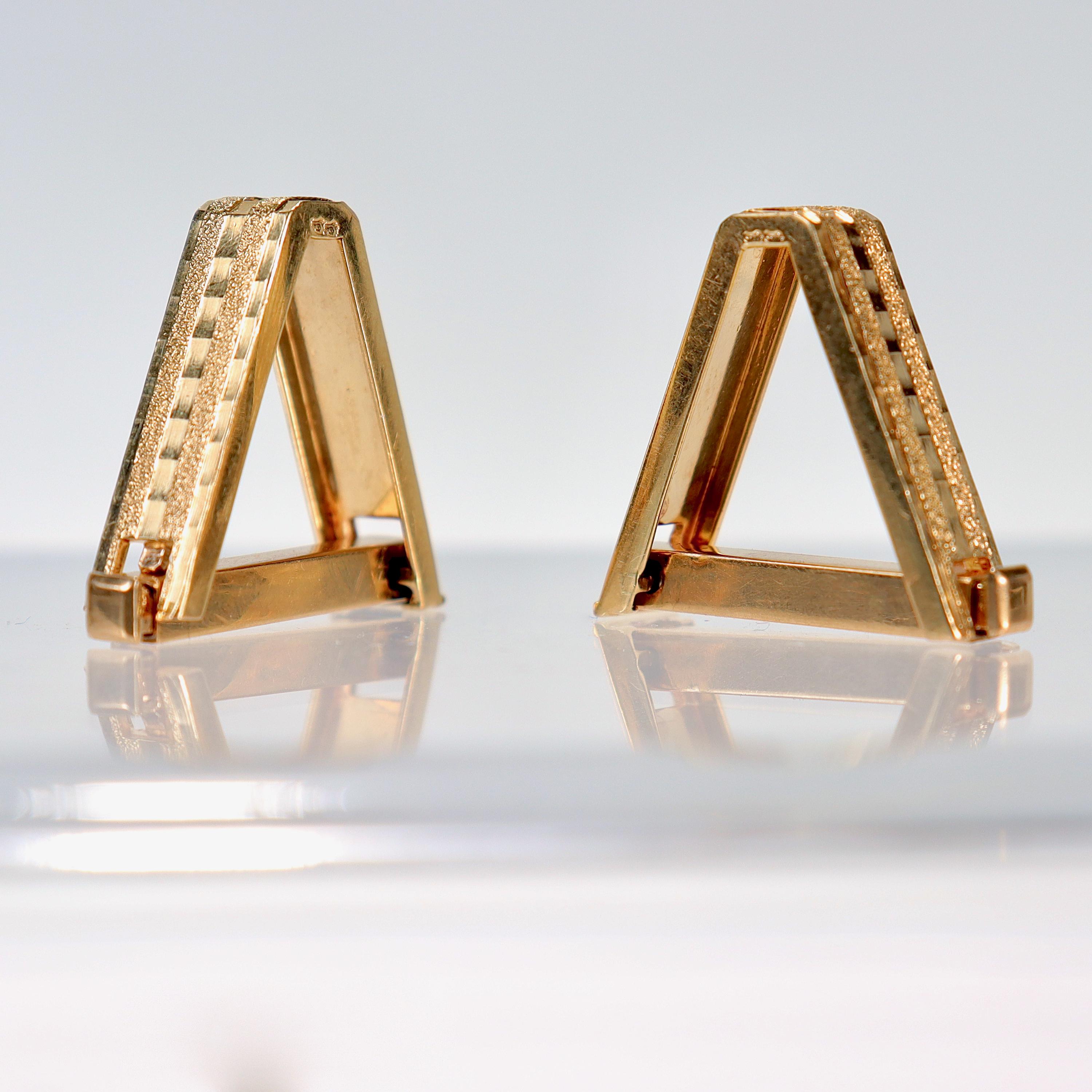 Modern Signed 18 Karat French Gold Triangular or Wrapped Cufflinks For Sale