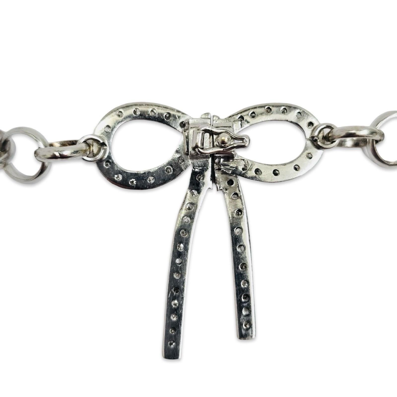 Collana a doppio filo con motivo a fiocco in quarzo e diamanti 18k firmati in vendita 6