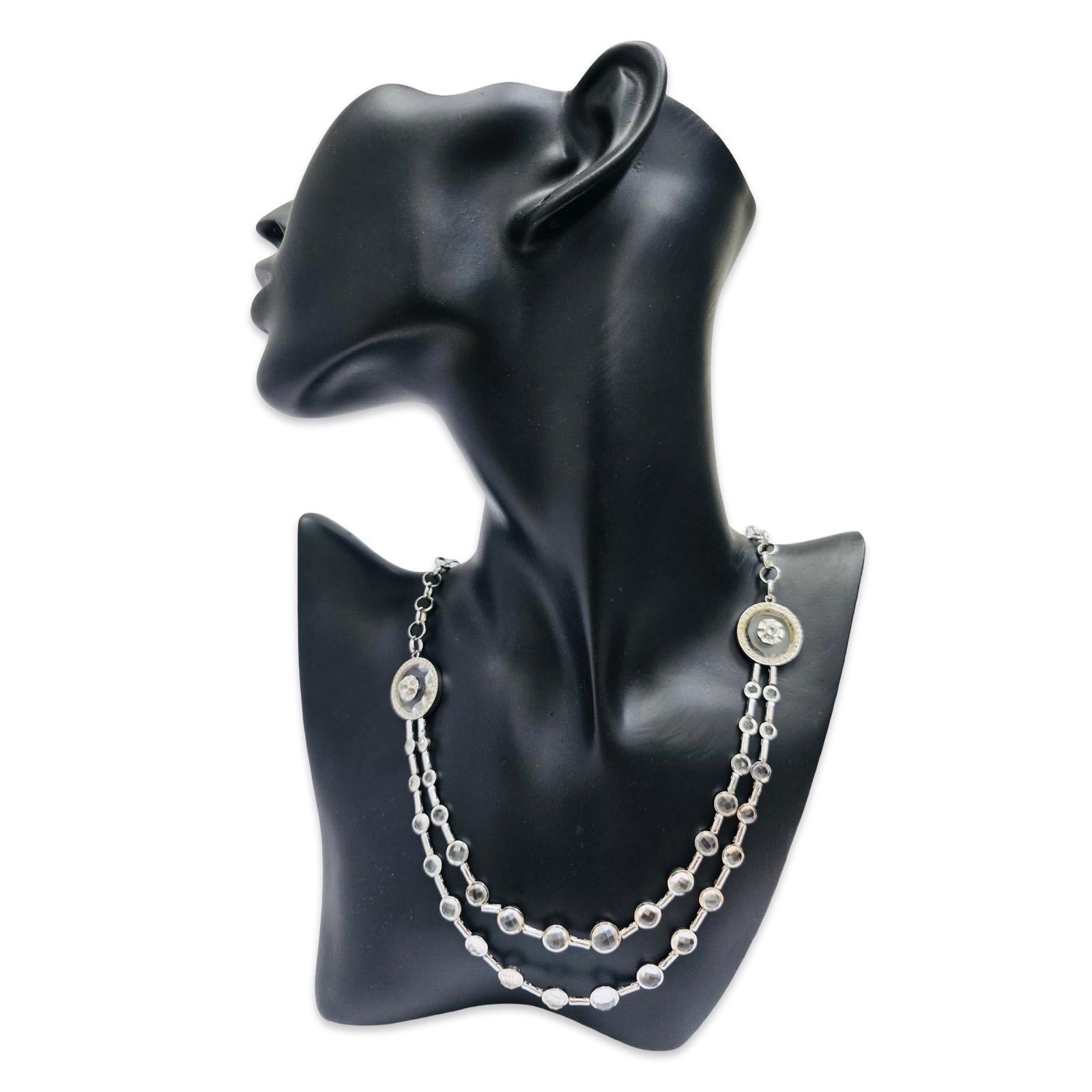 Collana a doppio filo con motivo a fiocco in quarzo e diamanti 18k firmati in vendita 1