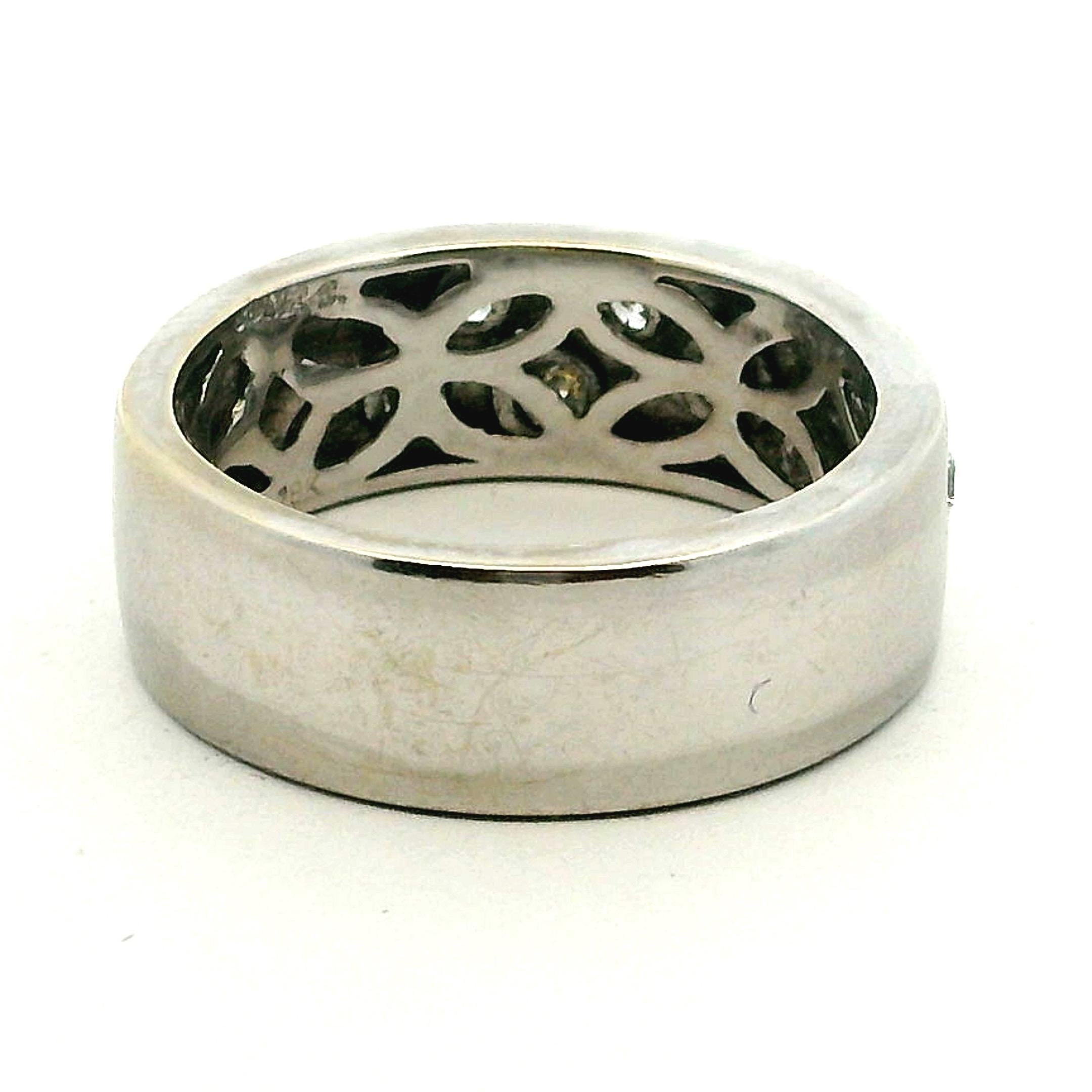 Bracelet en or blanc 18K signé, diamants épars, 1,05 carat au total en vente 3