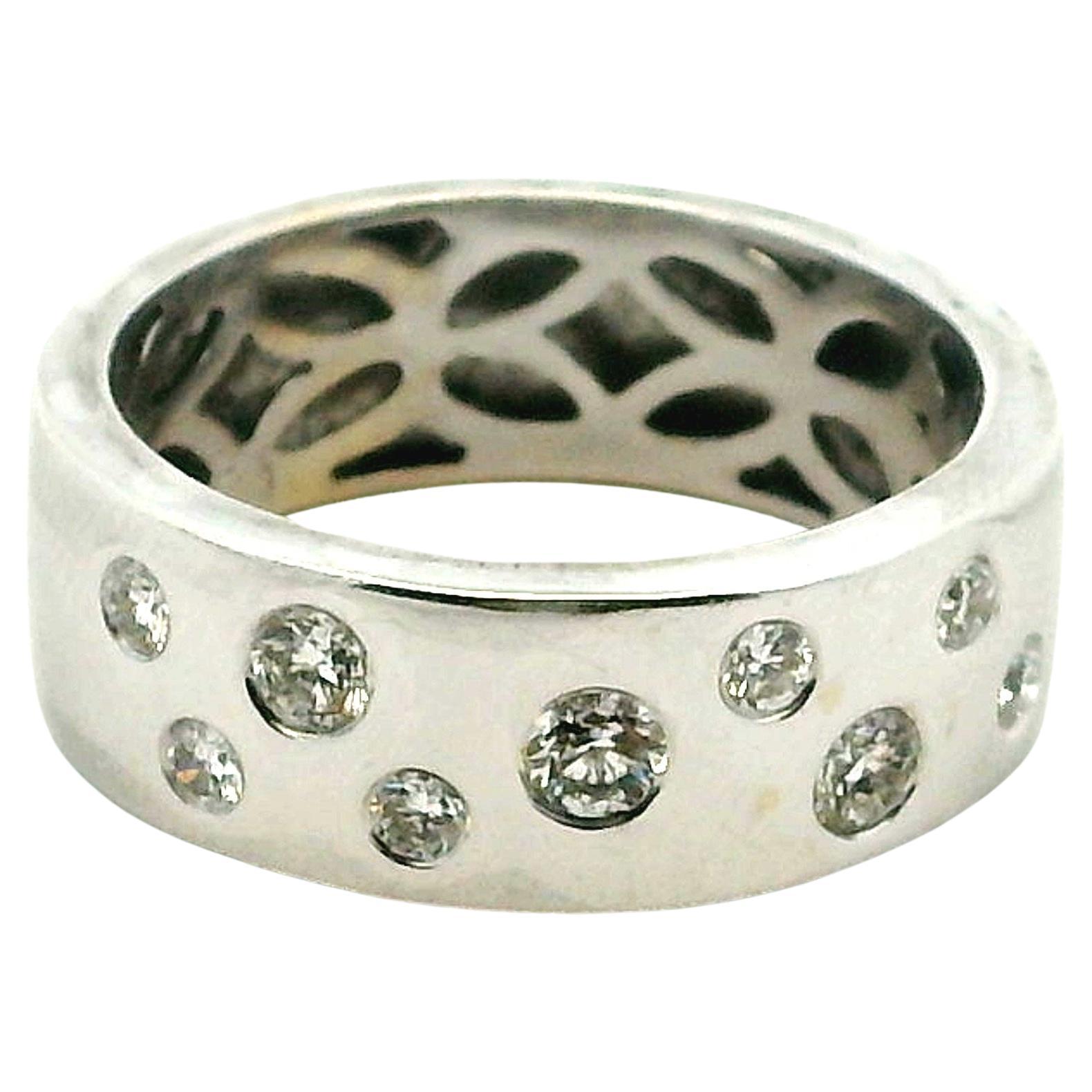 Bracelet en or blanc 18K signé, diamants épars, 1,05 carat au total en vente