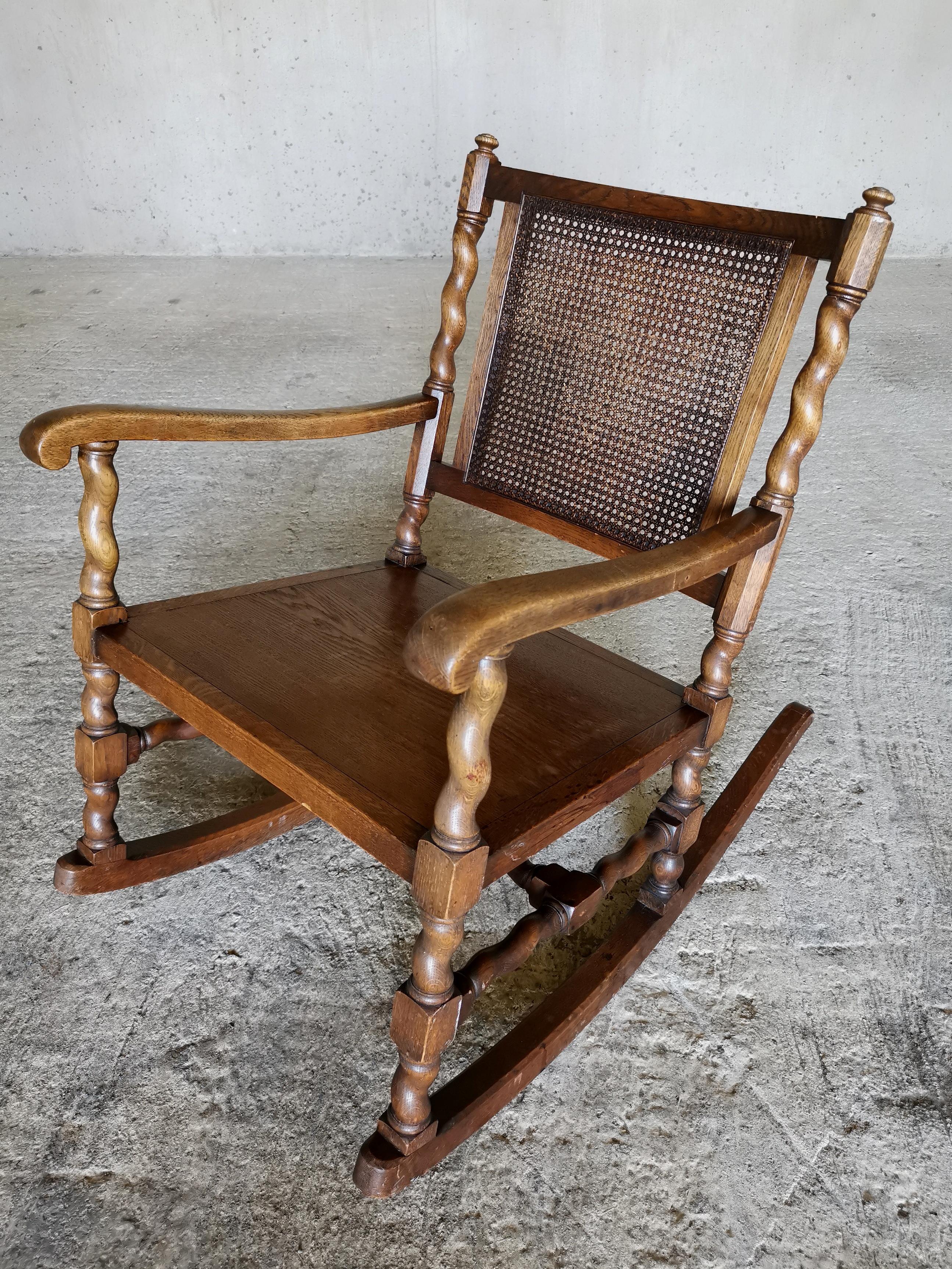 Chaise à bascule signée Axel Einar Hjorth, 1928, pour Nordiska Kompagniet. Chêne massif. en vente 8
