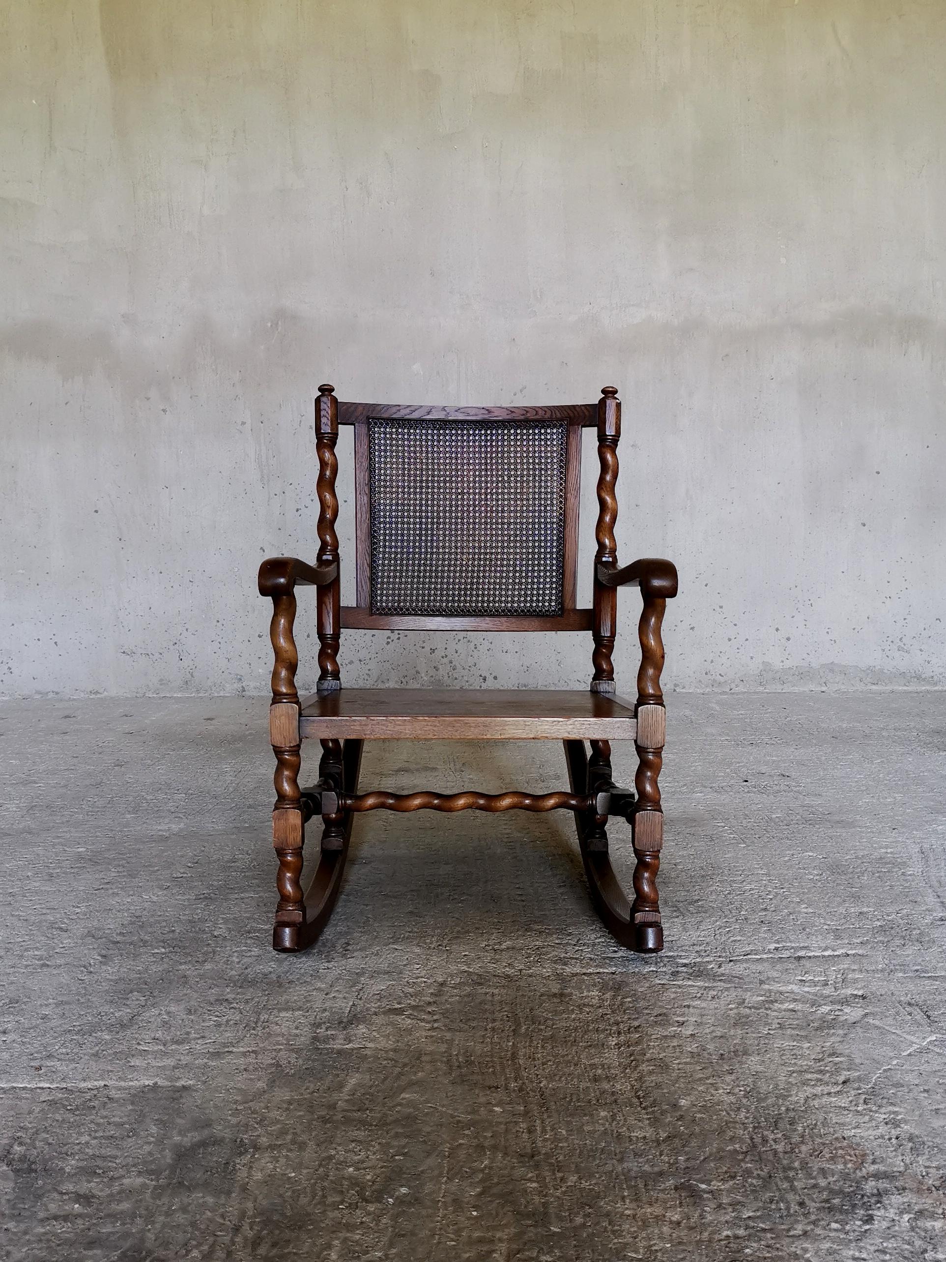 Chaise à bascule signée Axel Einar Hjorth, 1928, pour Nordiska Kompagniet. Chêne massif. en vente 9