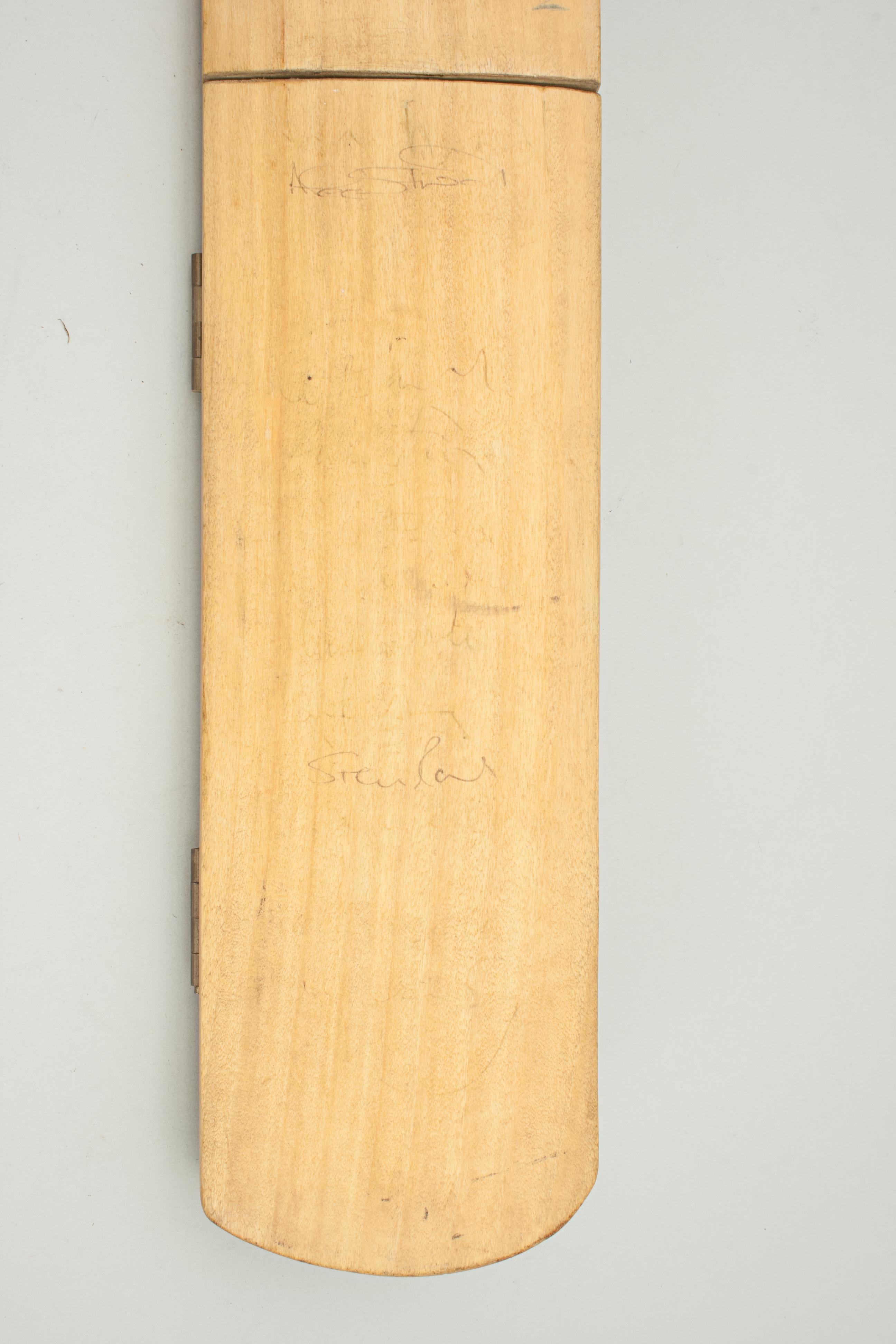 Signed 1994 Cricket Bat In Good Condition In Oxfordshire, GB