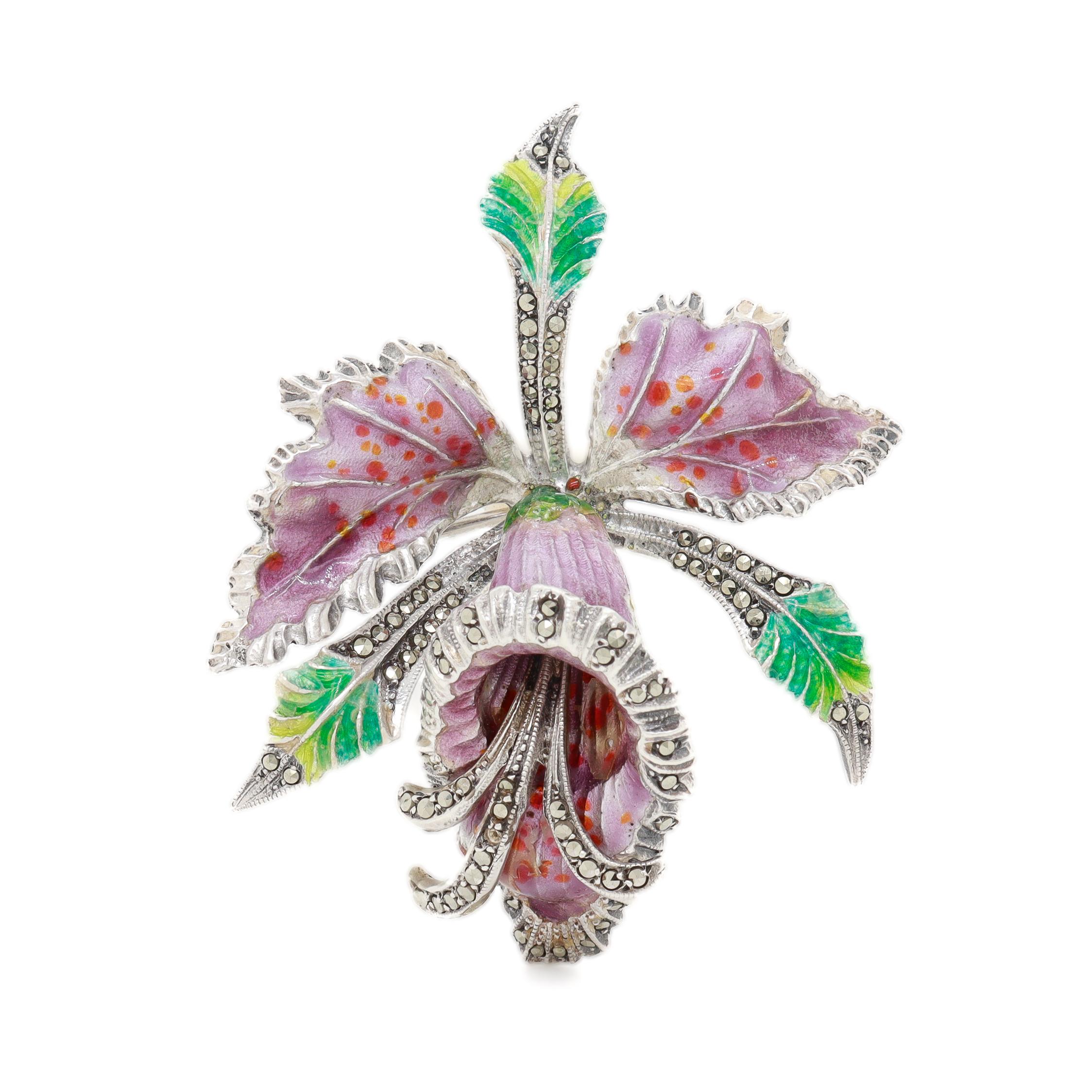 Broche en argent 800, marcassite et émail signée Cattleya Orchid Brooch État moyen - En vente à Philadelphia, PA