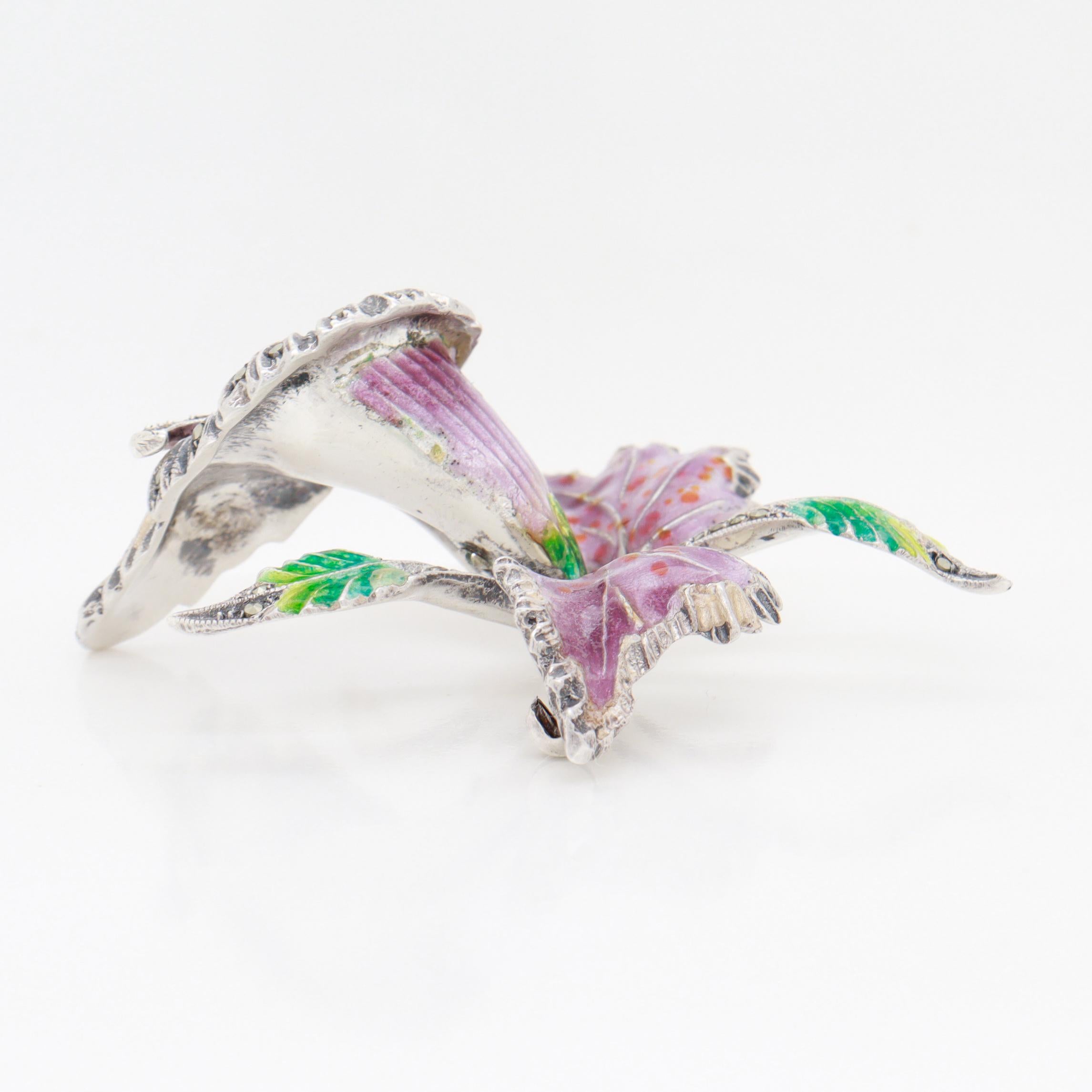 Broche en argent 800, marcassite et émail signée Cattleya Orchid Brooch Unisexe en vente