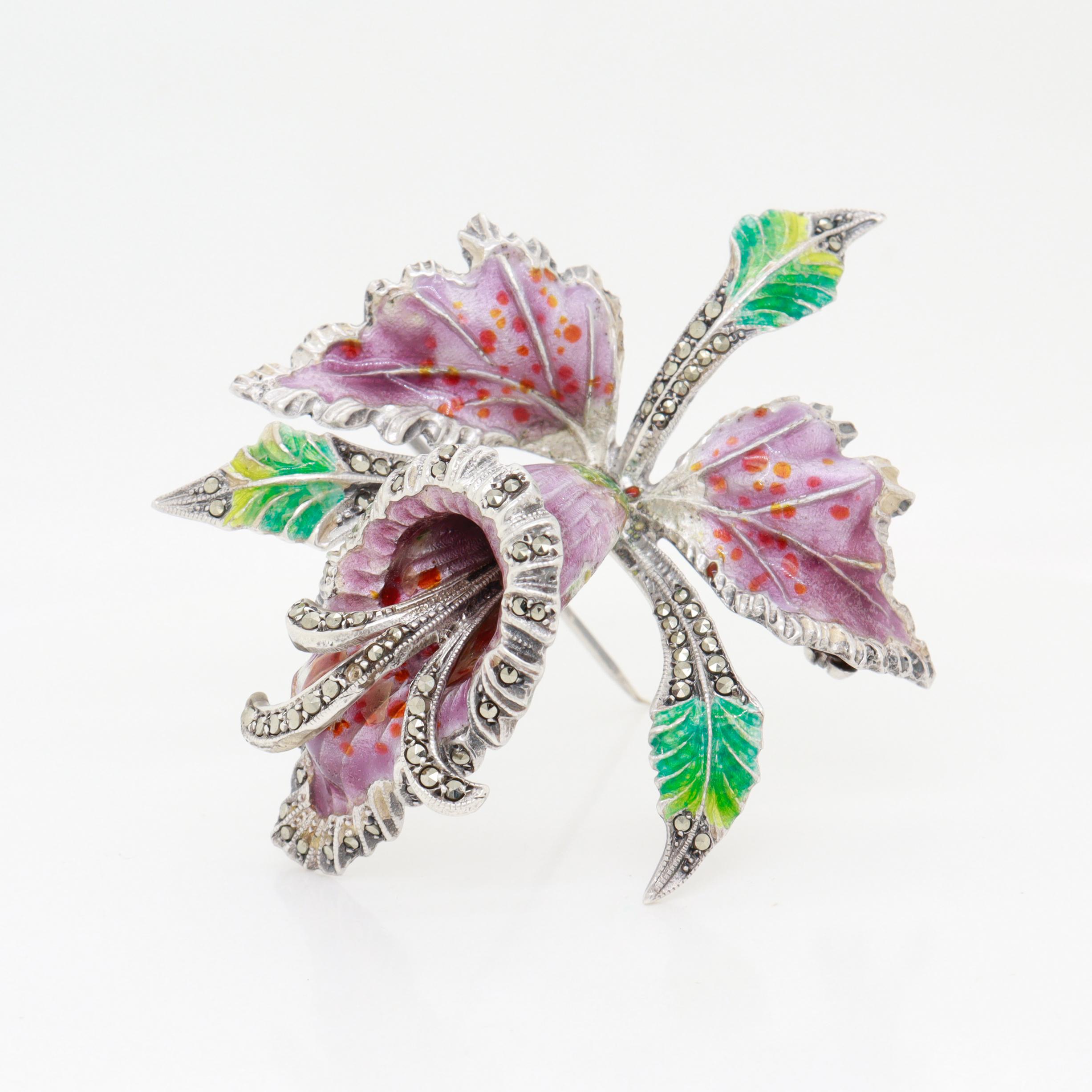 Broche en argent 800, marcassite et émail signée Cattleya Orchid Brooch en vente 3