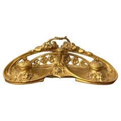 Encrier double en bronze doré Art Nouveau signé A Hiolle, circa 1900