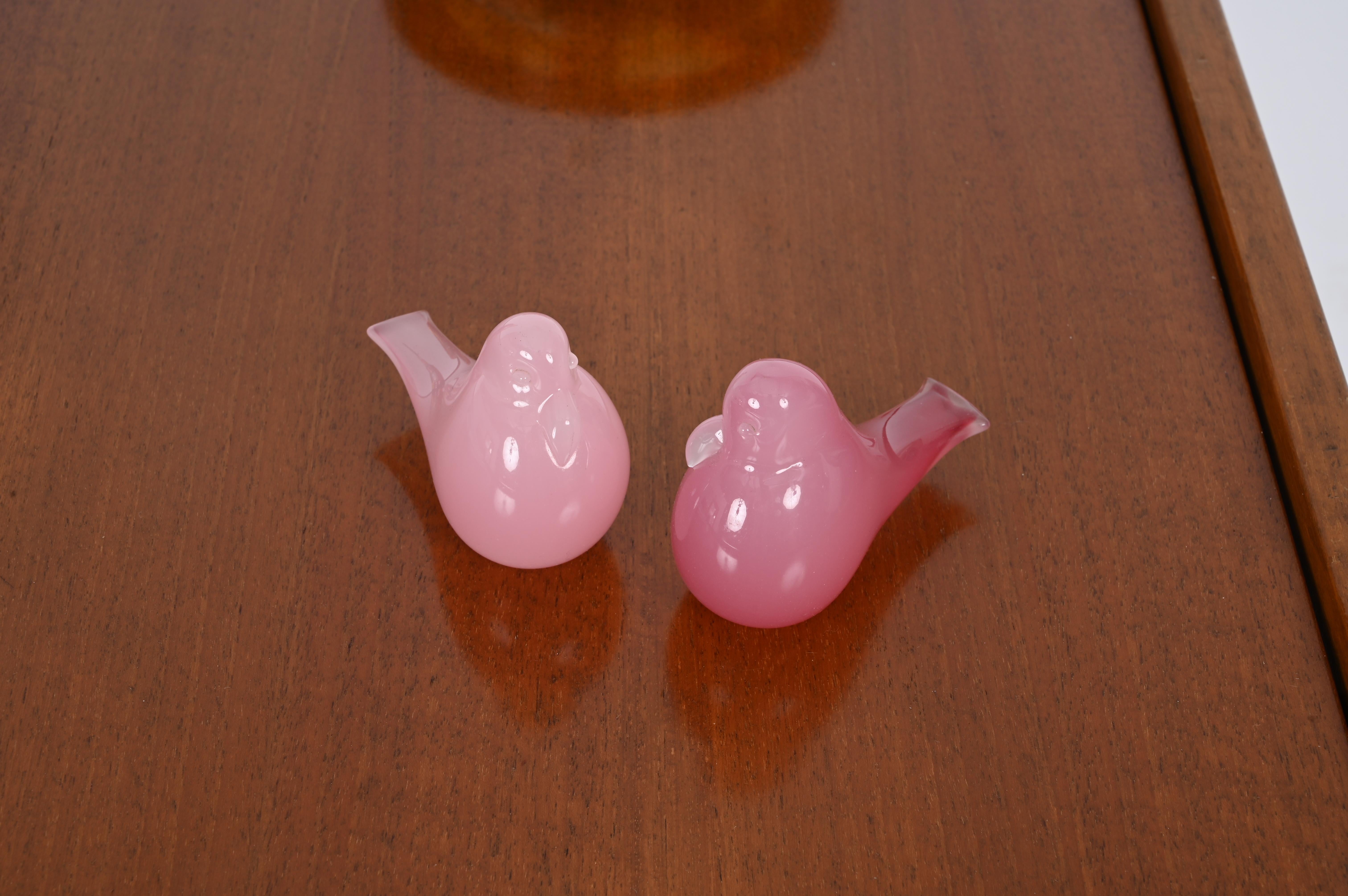 Signiert A. Seguso Paar rosa Murano-Glas-Vogelskulpturen, Italien 1960er Jahre (Moderne der Mitte des Jahrhunderts) im Angebot