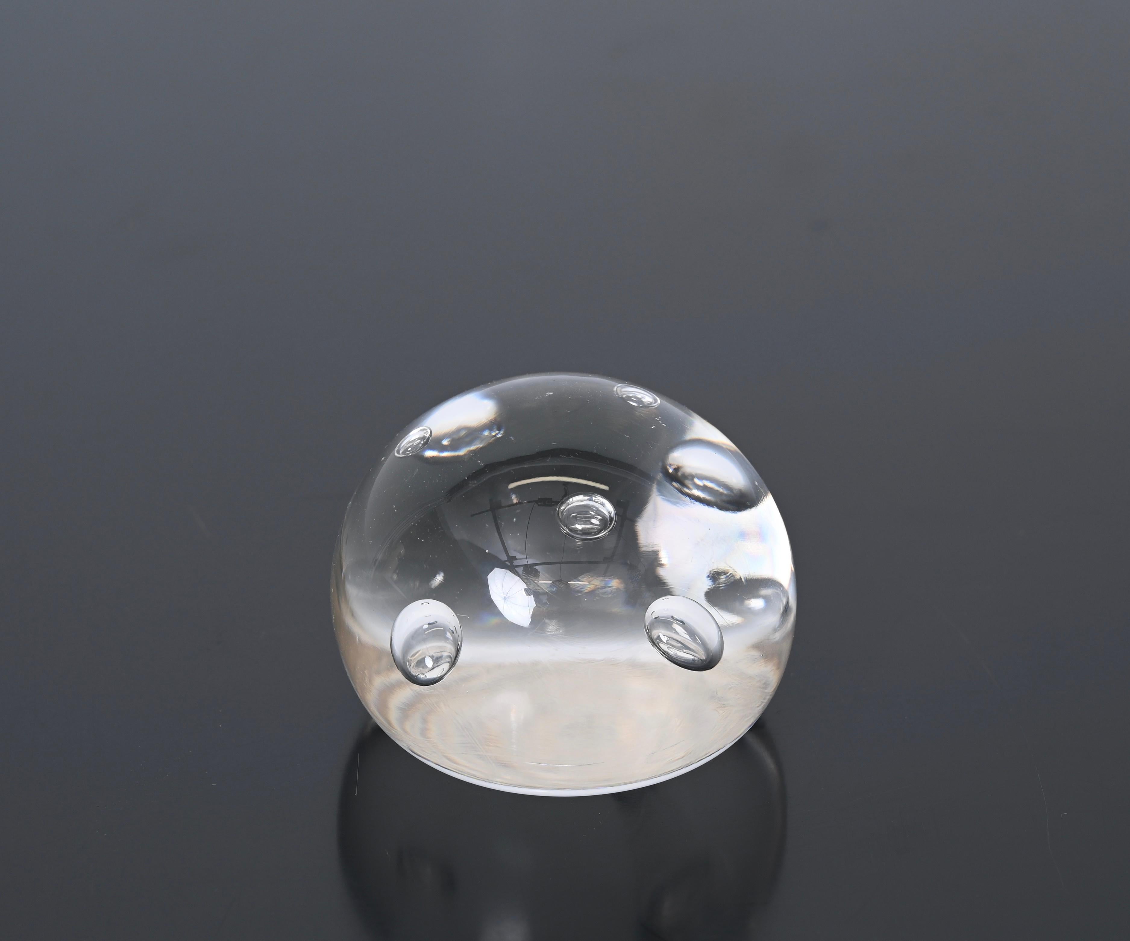 Signed A. Seguso Spherical Paperweight in Murano Bubble Glass, Italy 1960s For Sale 3