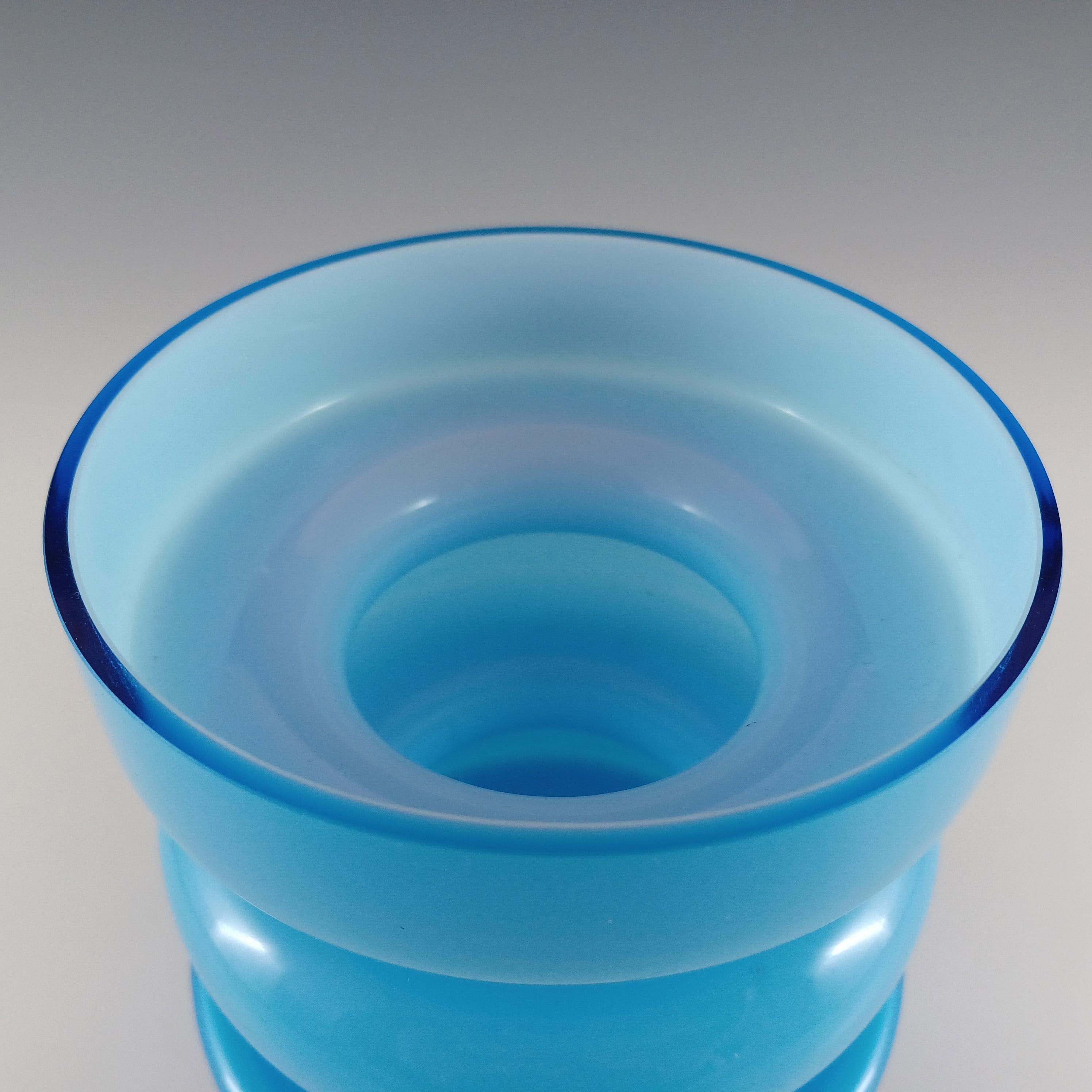 Jarrón con aro de cristal estuchado azul Alsterfors FIRMADO por Per Ström Vidrio en venta
