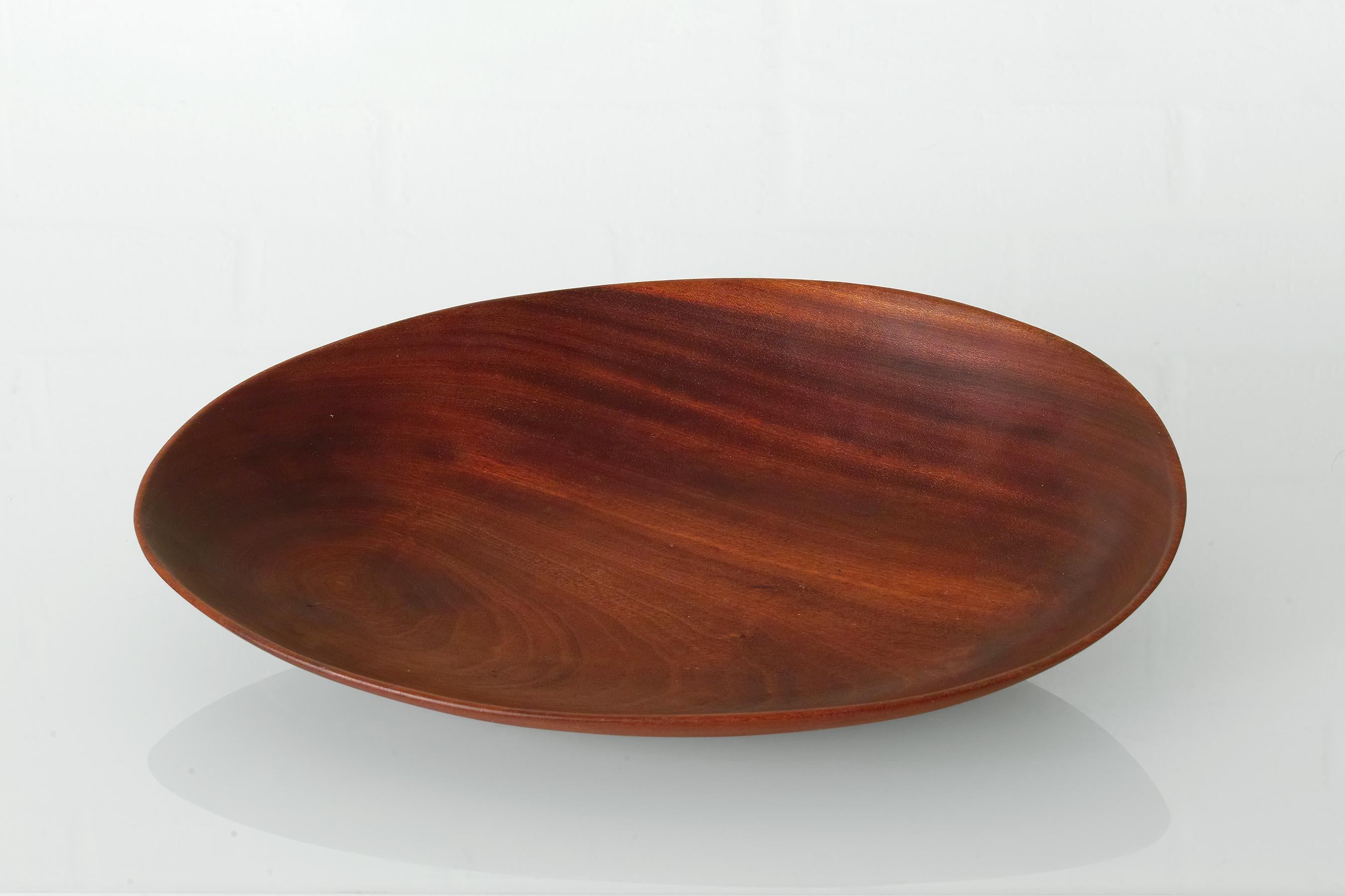 Signed American Studio Hand-Carved Wooden Bowl In Good Condition For Sale In Brooklyn, NY