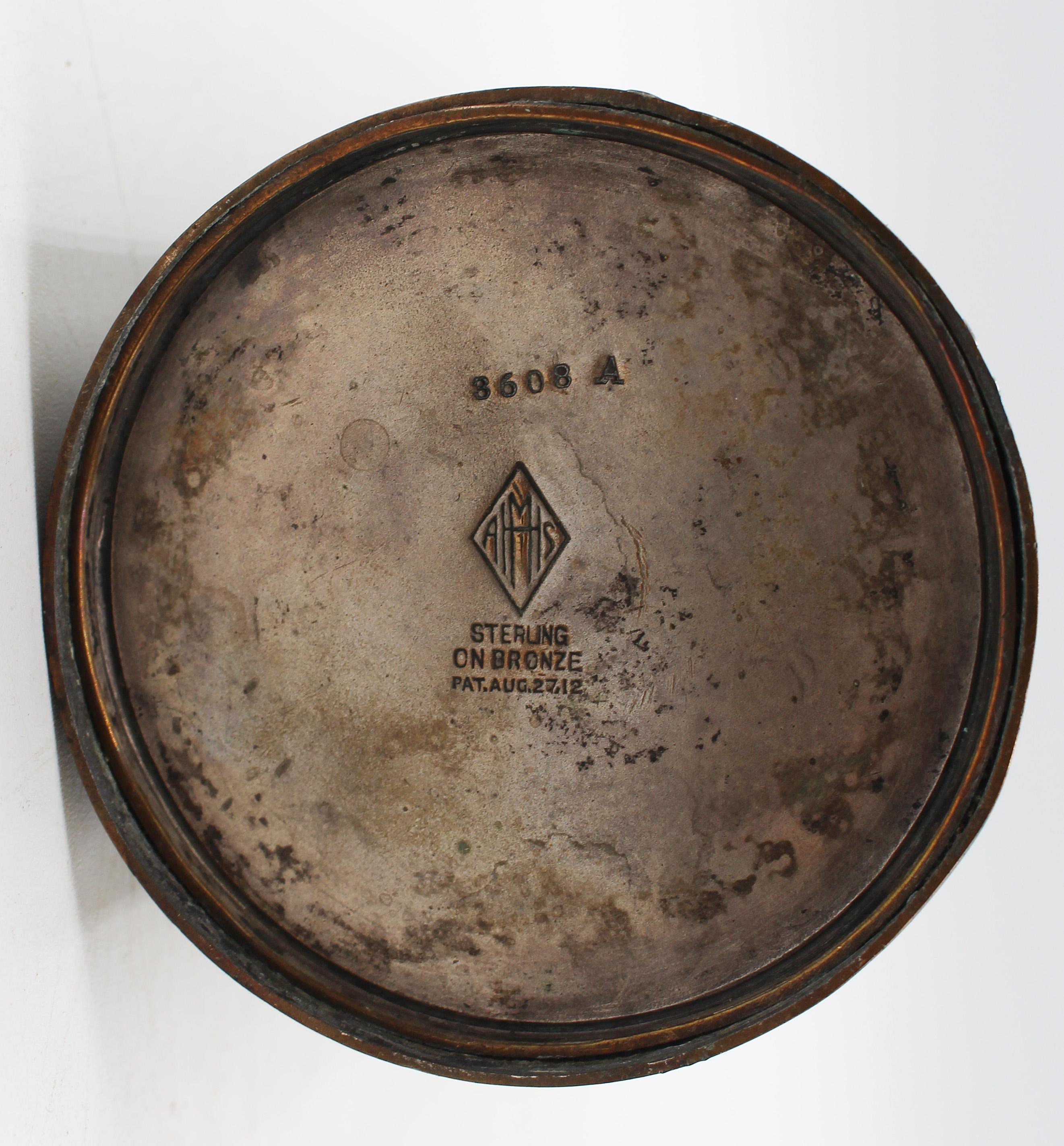 Americano Firmato e datato 1912 Heintz Metal Co Sterling Cattails su vaso di bronzo in vendita