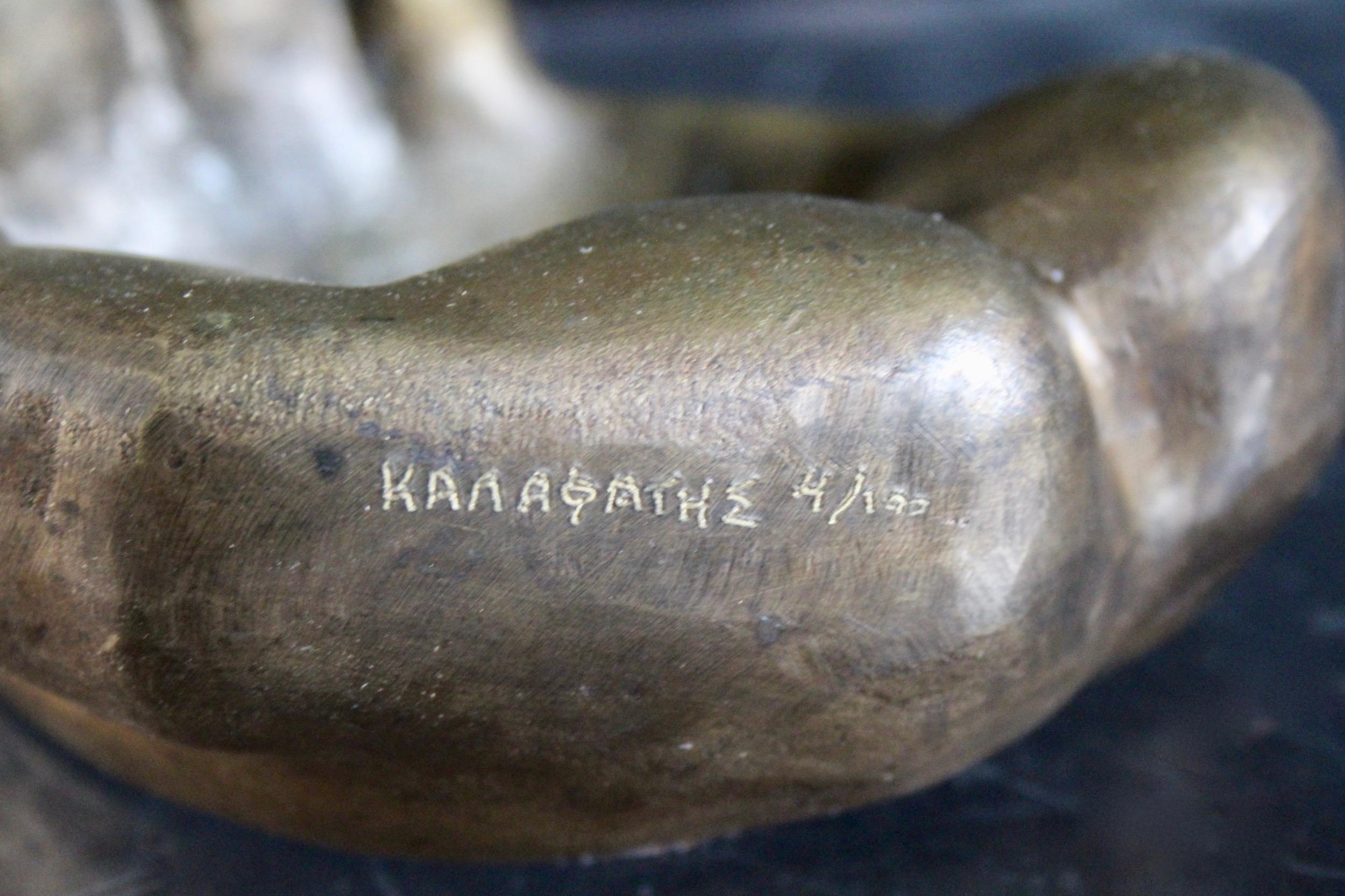 Signierter und nummerierter Bronze-Aschenbecher von Hand (Ende des 20. Jahrhunderts) im Angebot