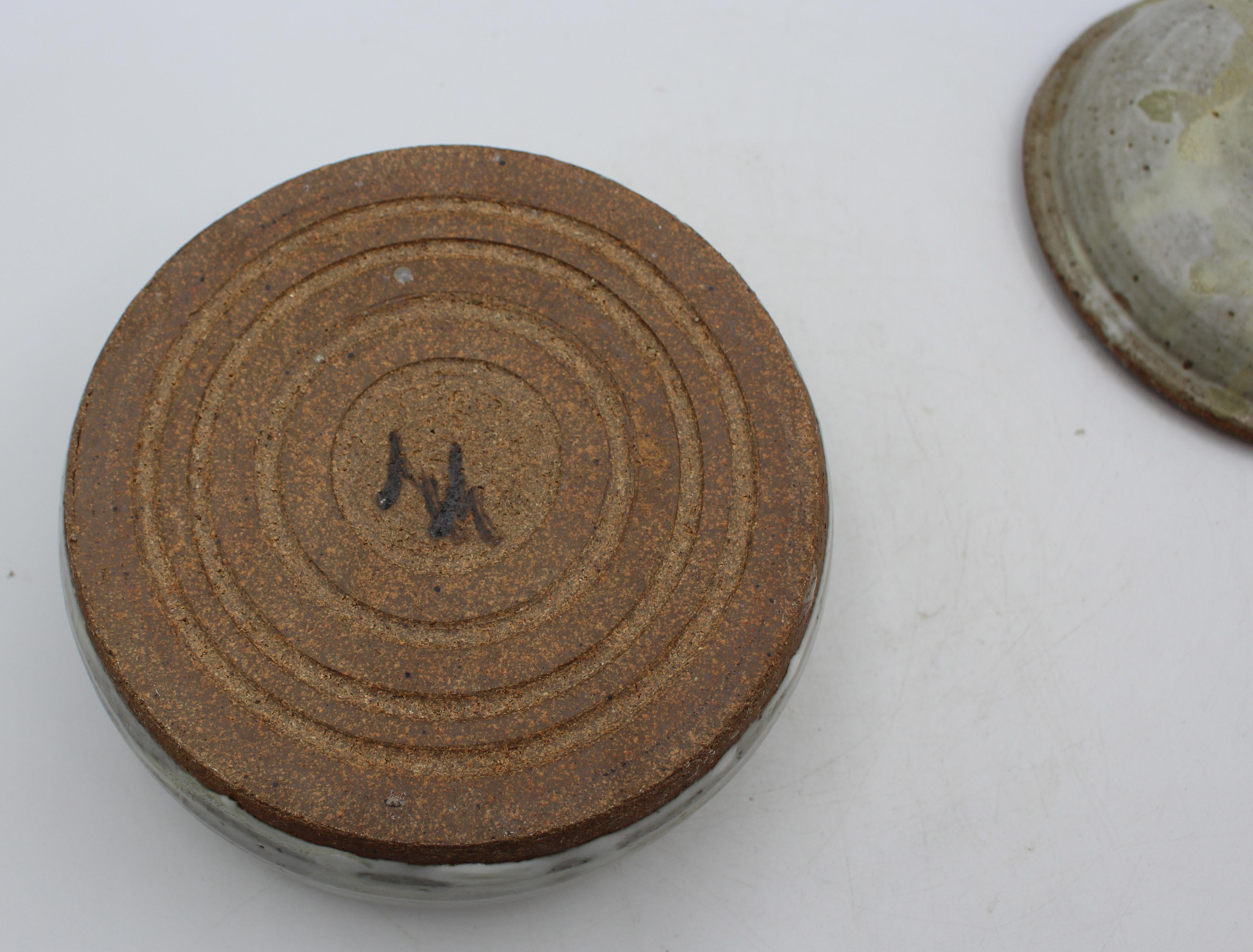 Signed and Stamped Lidded Stoneware Box by Warren MacKenzie (Glasiert) im Angebot