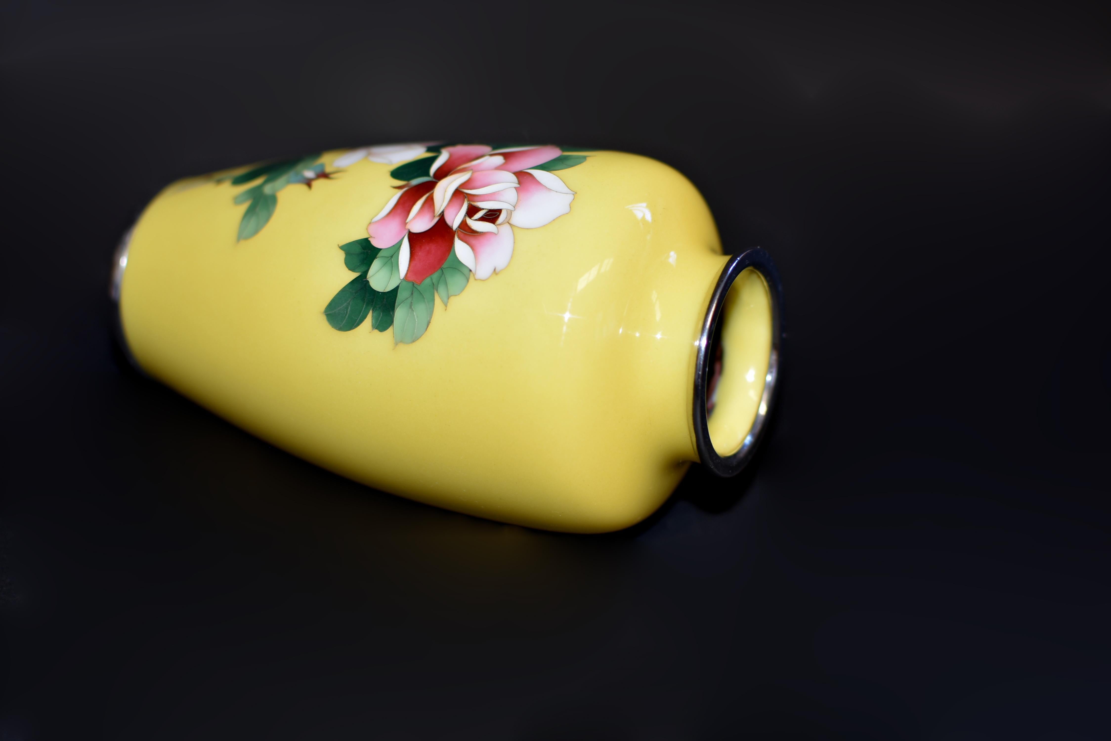 Signiert Ando Jubei Japanische Cloisonné Vase Imperial Gelb mit Rosen im Angebot 6