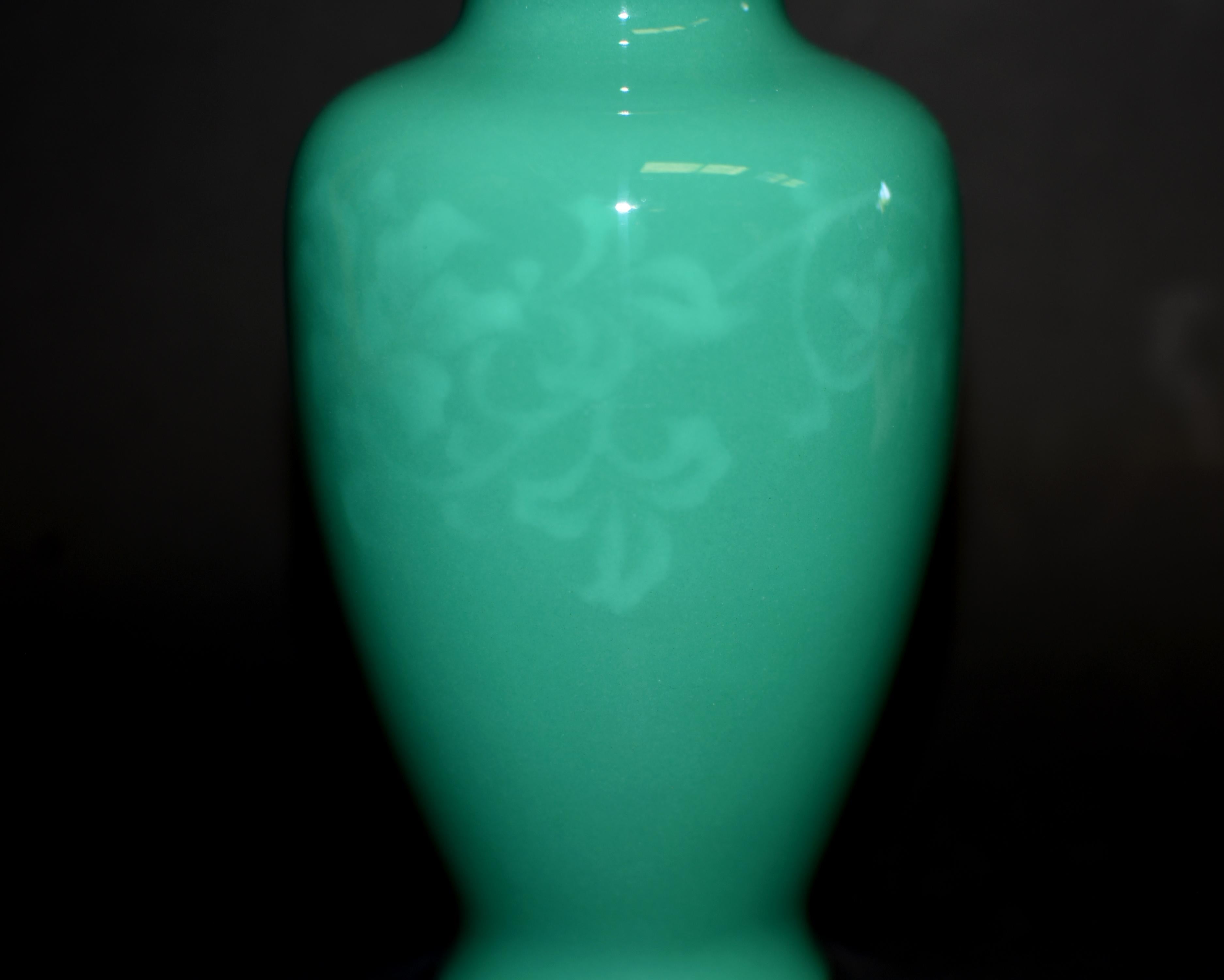 Meiji Vaso cloisonné a balaustro verde firmato Ando Jubei in vendita