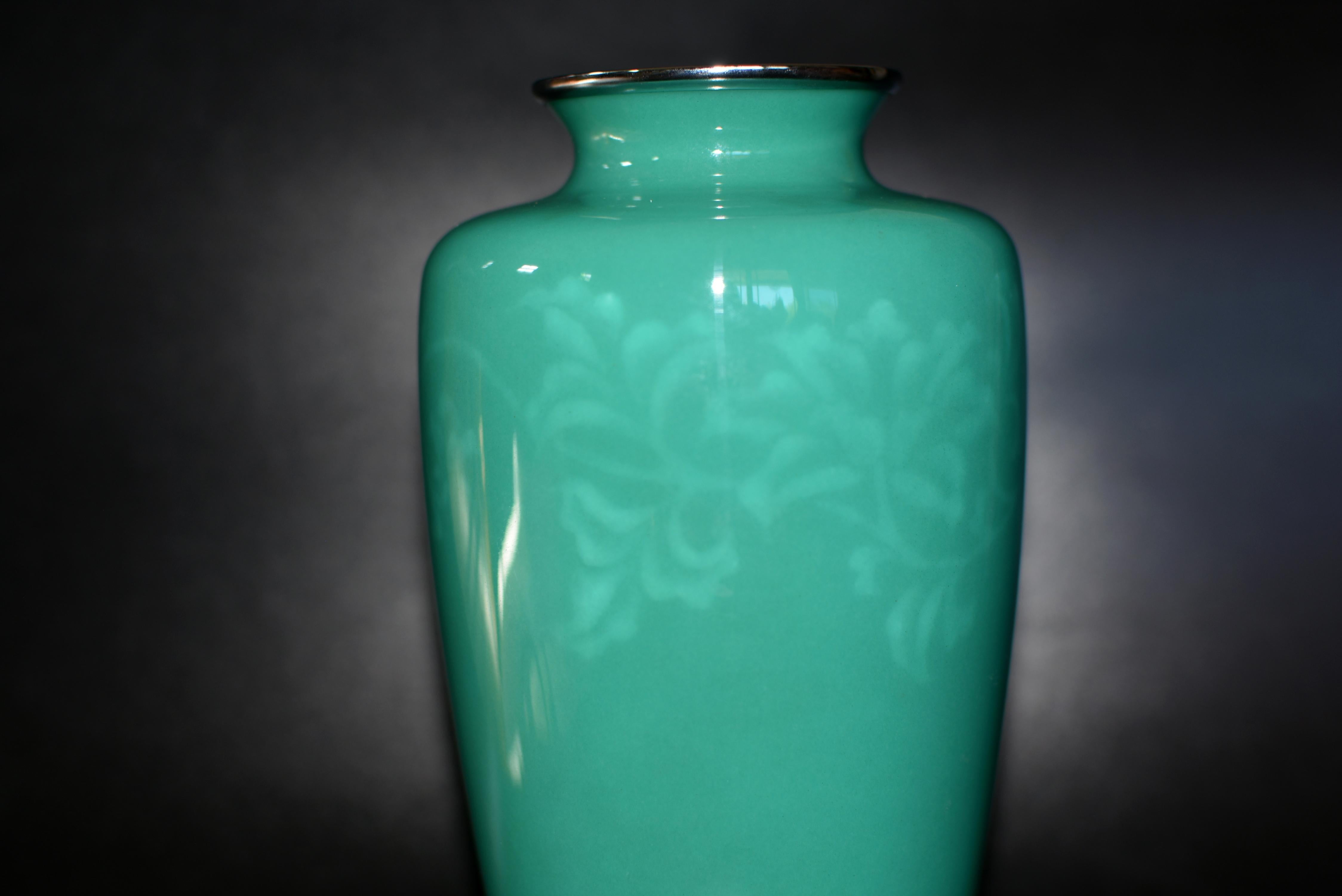 Cloissoné Signed Ando Jubei Green Wireless Cloisonné Vase Large 10