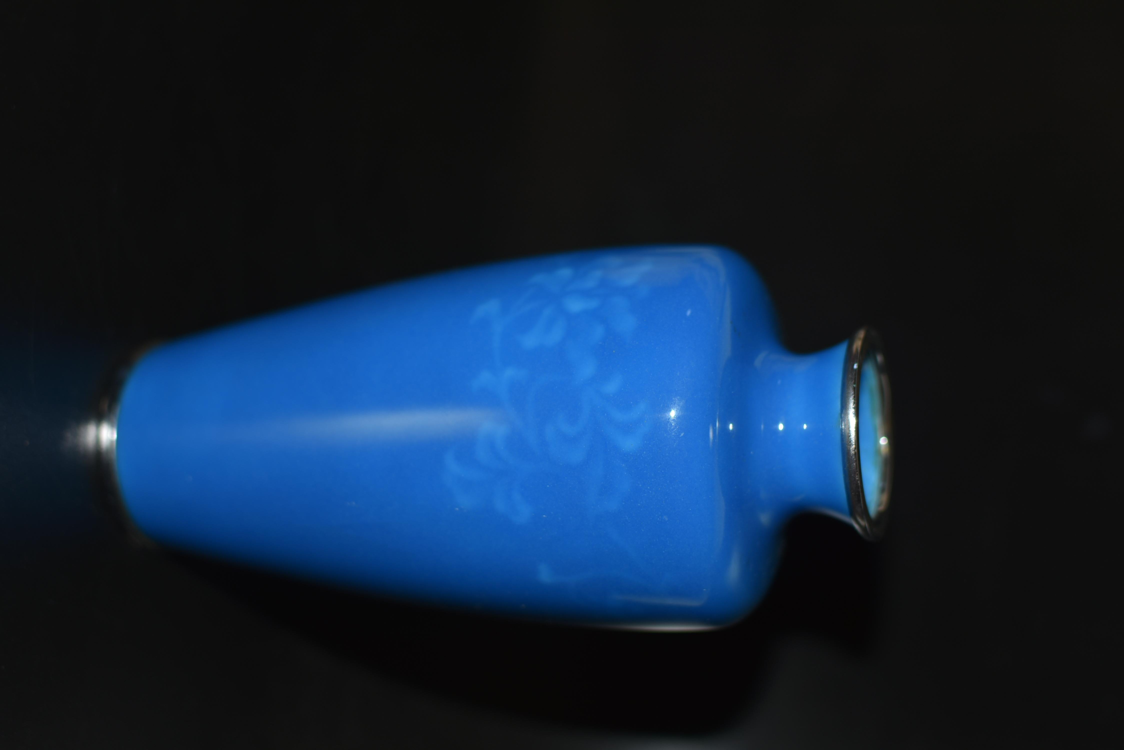 Signed Ando Jubei Japanese Cloisonné Vase Clematis Peacock Blue In Good Condition In Somis, CA