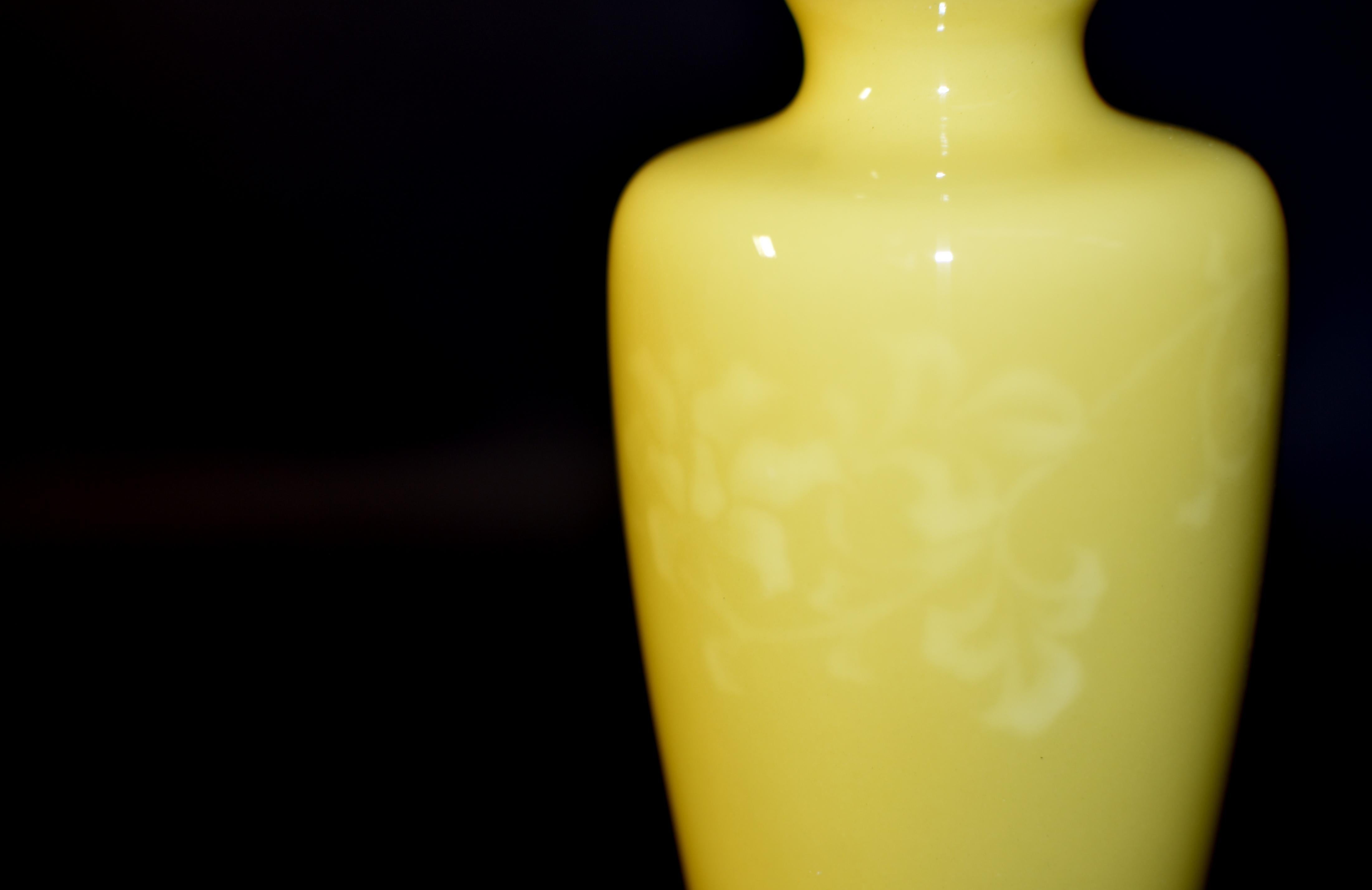Vase cloisonné japonais jaune signé Ando Jubei en vente 3