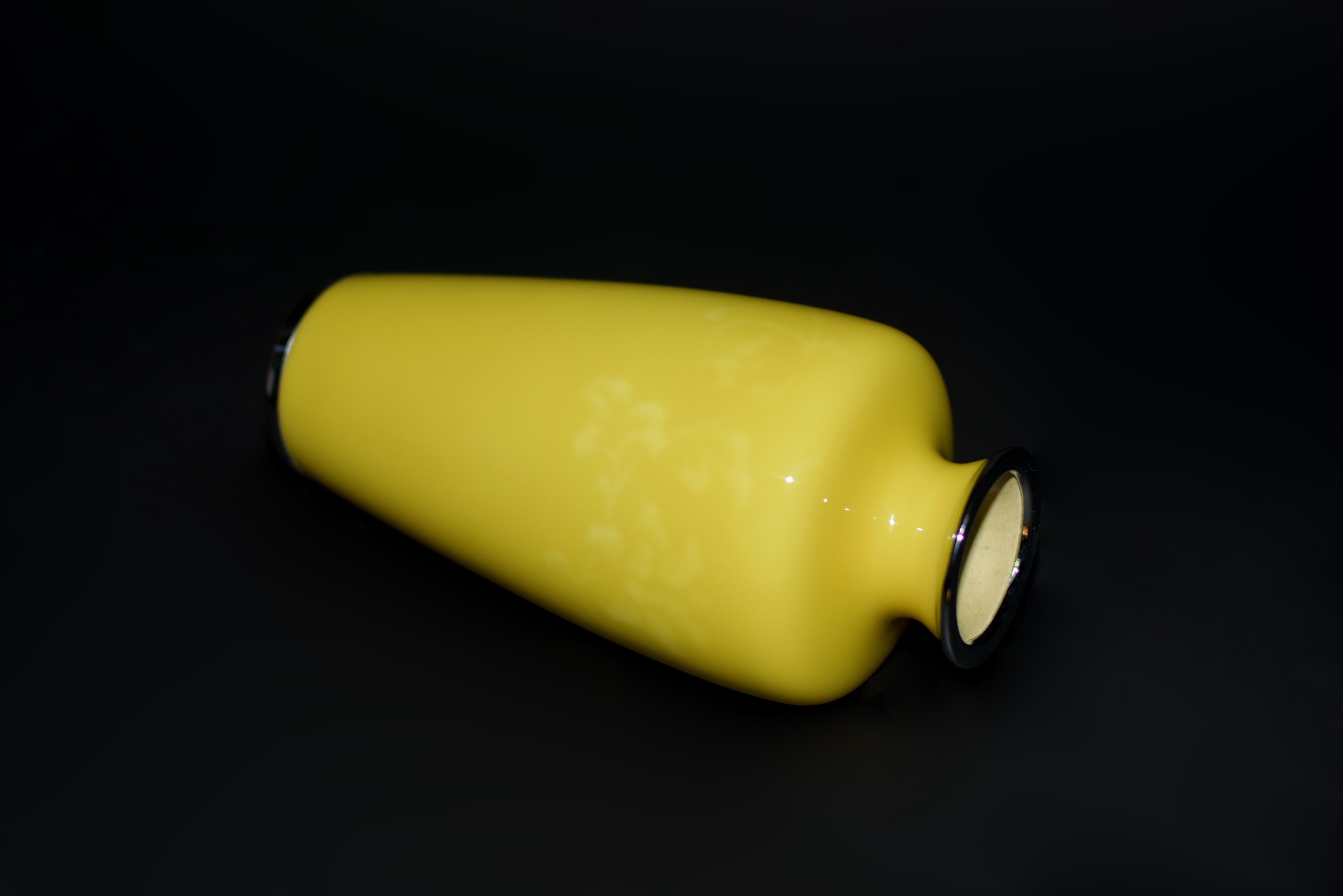 Métal Vase cloisonné japonais jaune signé Ando Jubei en vente