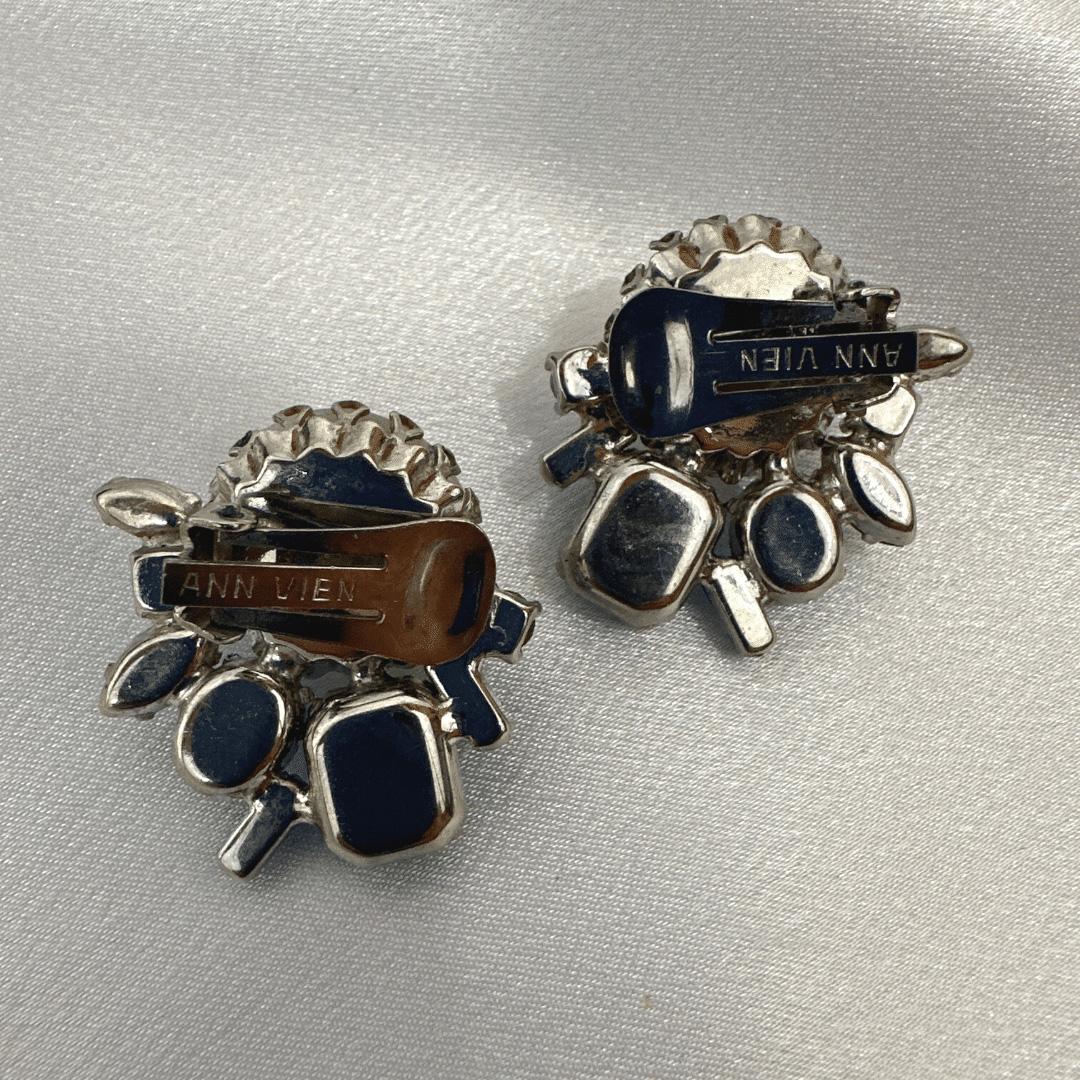 Signed Ann Vien Vintage White and Light Blue Rhinestone Clip on Earrings For Sale 3