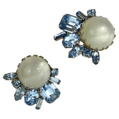 Firmado Ann Vien Pendientes vintage de clip con brillantes blancos y azules claros
