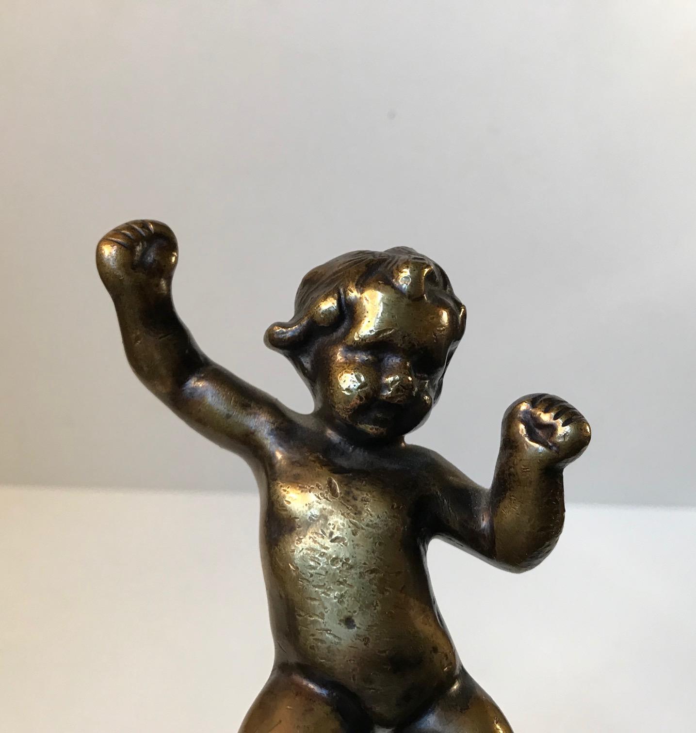 Signed Antique Bronze of Dancing Baby Boy, circa 1900 In Good Condition For Sale In Esbjerg, DK