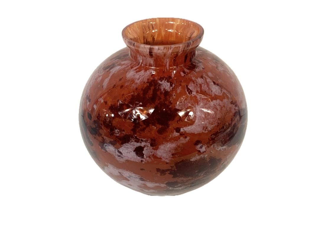 Jarrón de vidrio Art Decó francés firmado Antique Verriere D'Art Lorraine Hecho a mano en venta