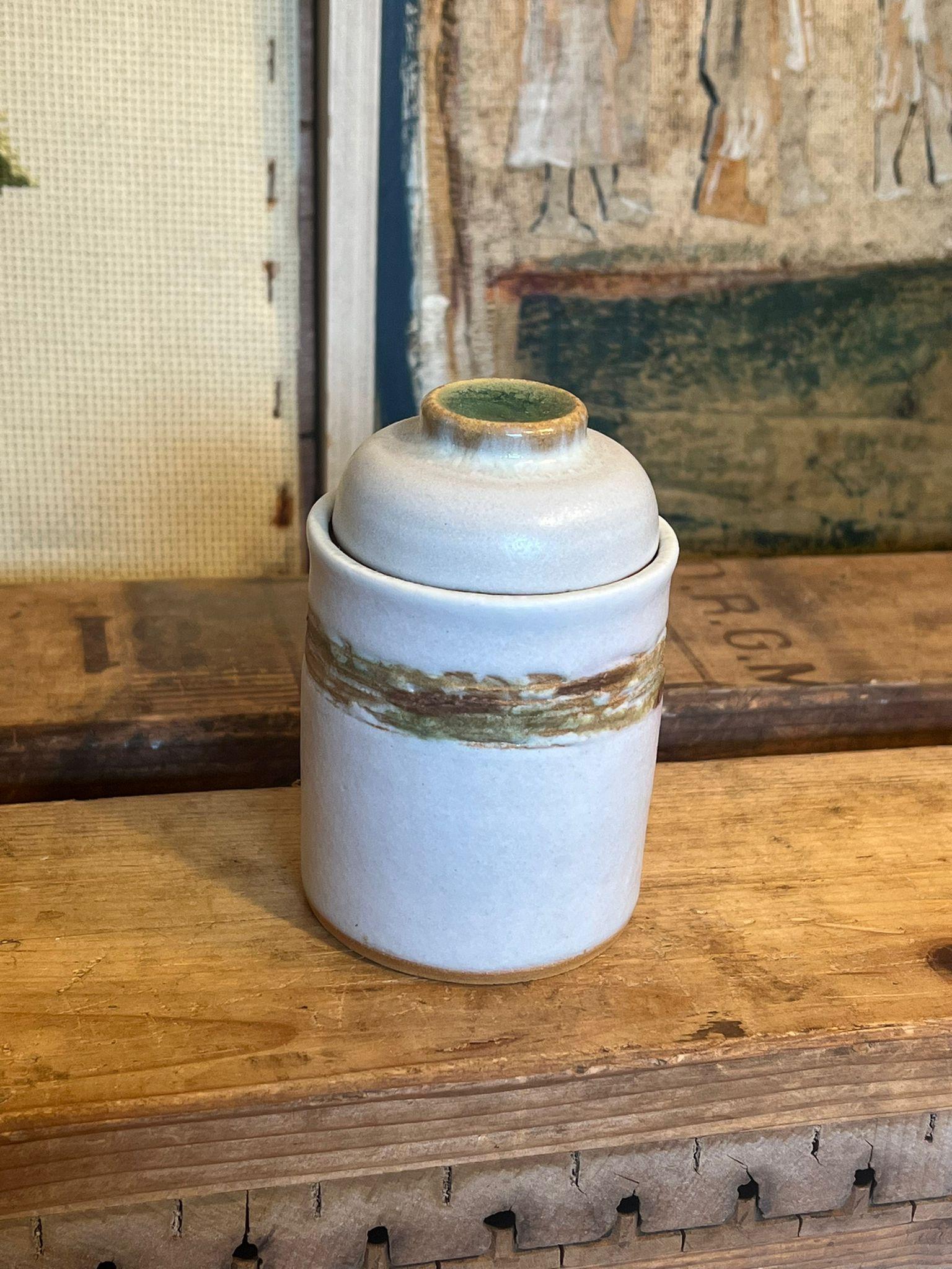 Mid-Century Modern Poterie de studio à glaçure ancienne signée. en vente