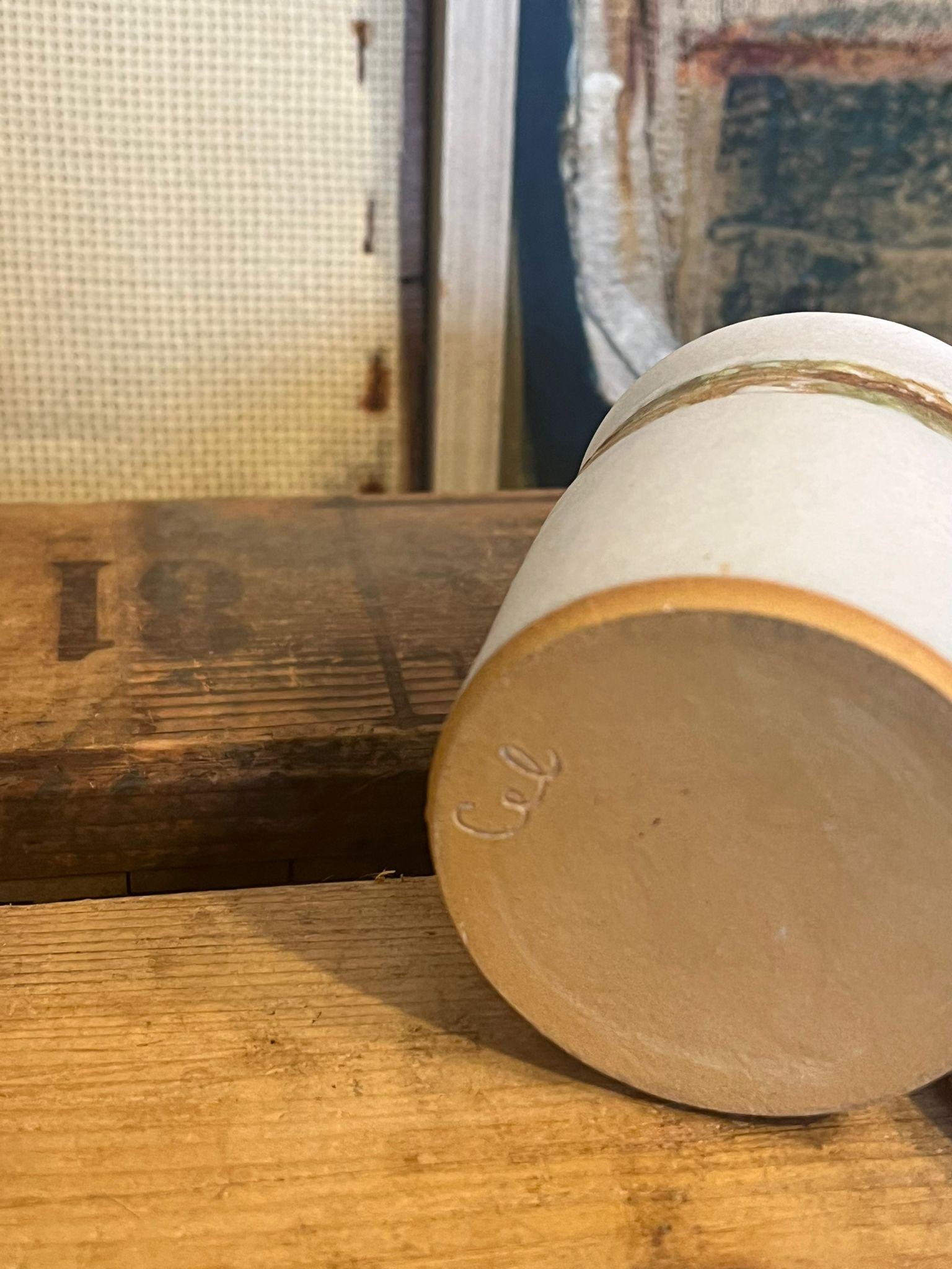 Poterie de studio à glaçure ancienne signée. en vente 1