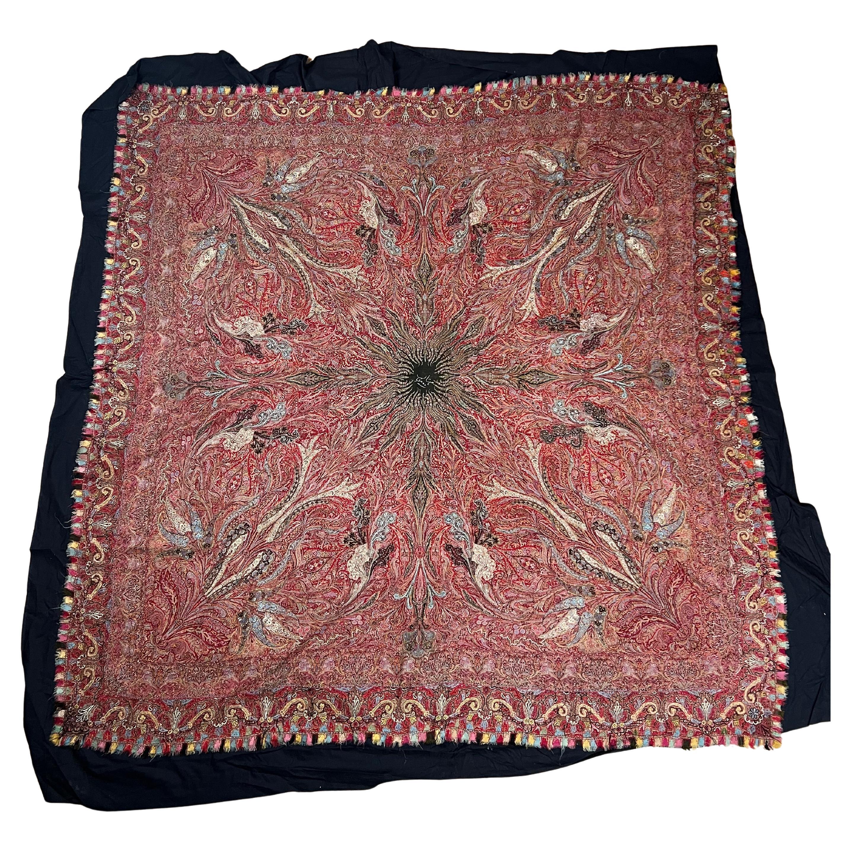 Scialle a stella firmato in Kashmiri Kani antico  Medaglione a raggiera, 1870 ca.
