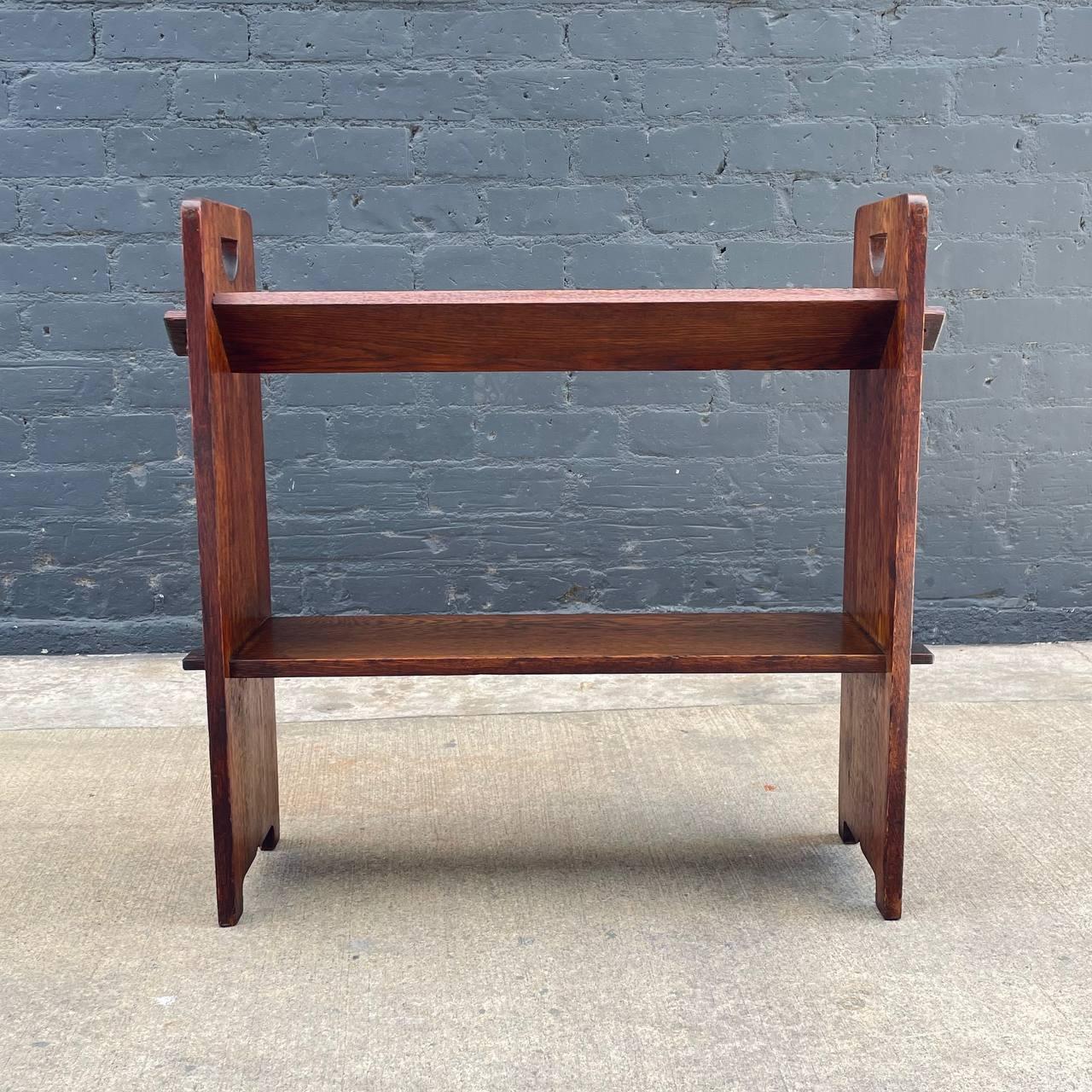 Signed Antique Mission Oak Craftsman Bookshelf Rack by Stickley, Model 74 In Good Condition In Los Angeles, CA