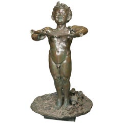 Signierte antike Aktstatue aus Bronze – Junge mit Flöten