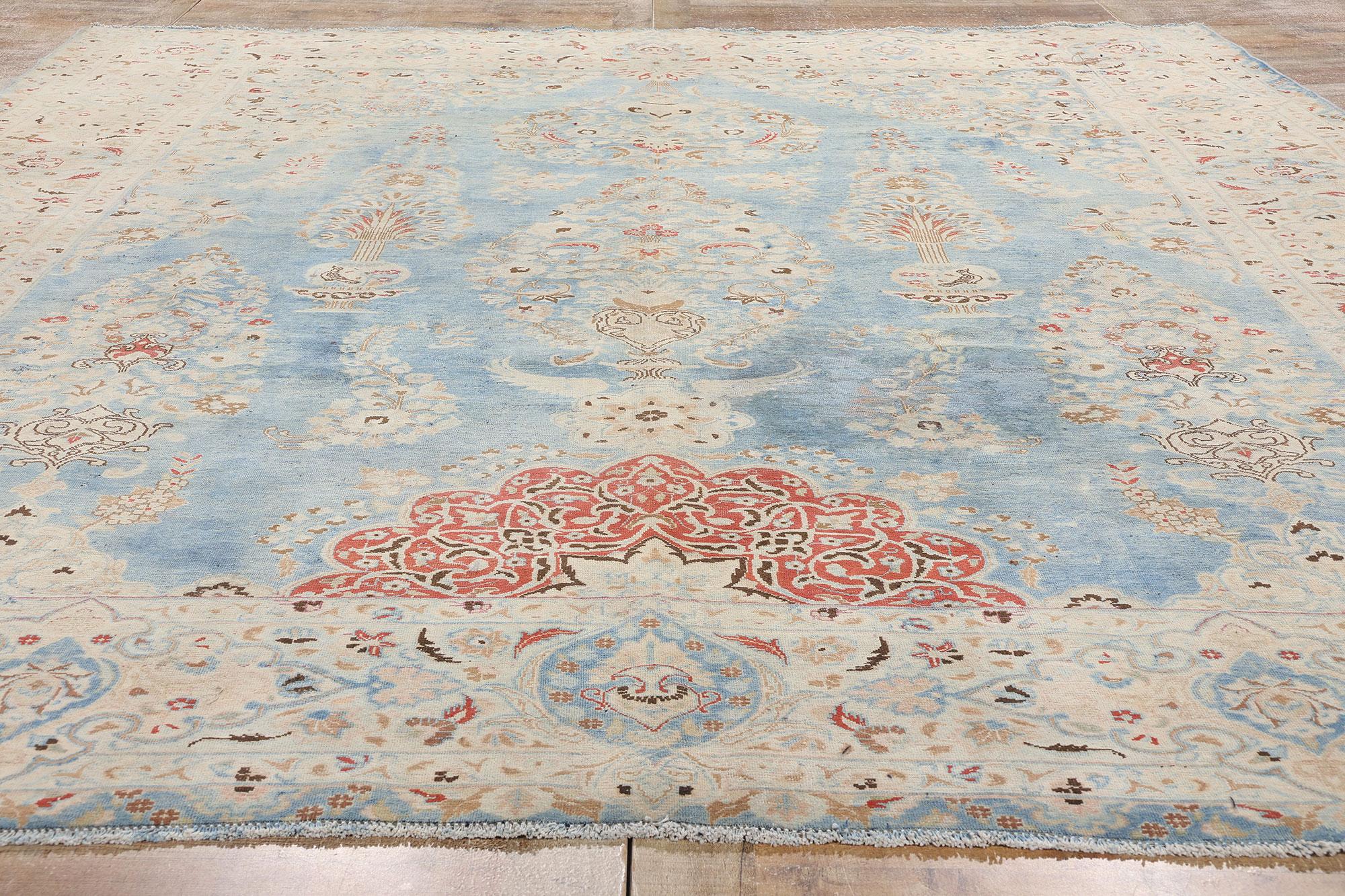 Signierter antiker persischer Mashhad-Teppich mit modernem Stil im Angebot 2