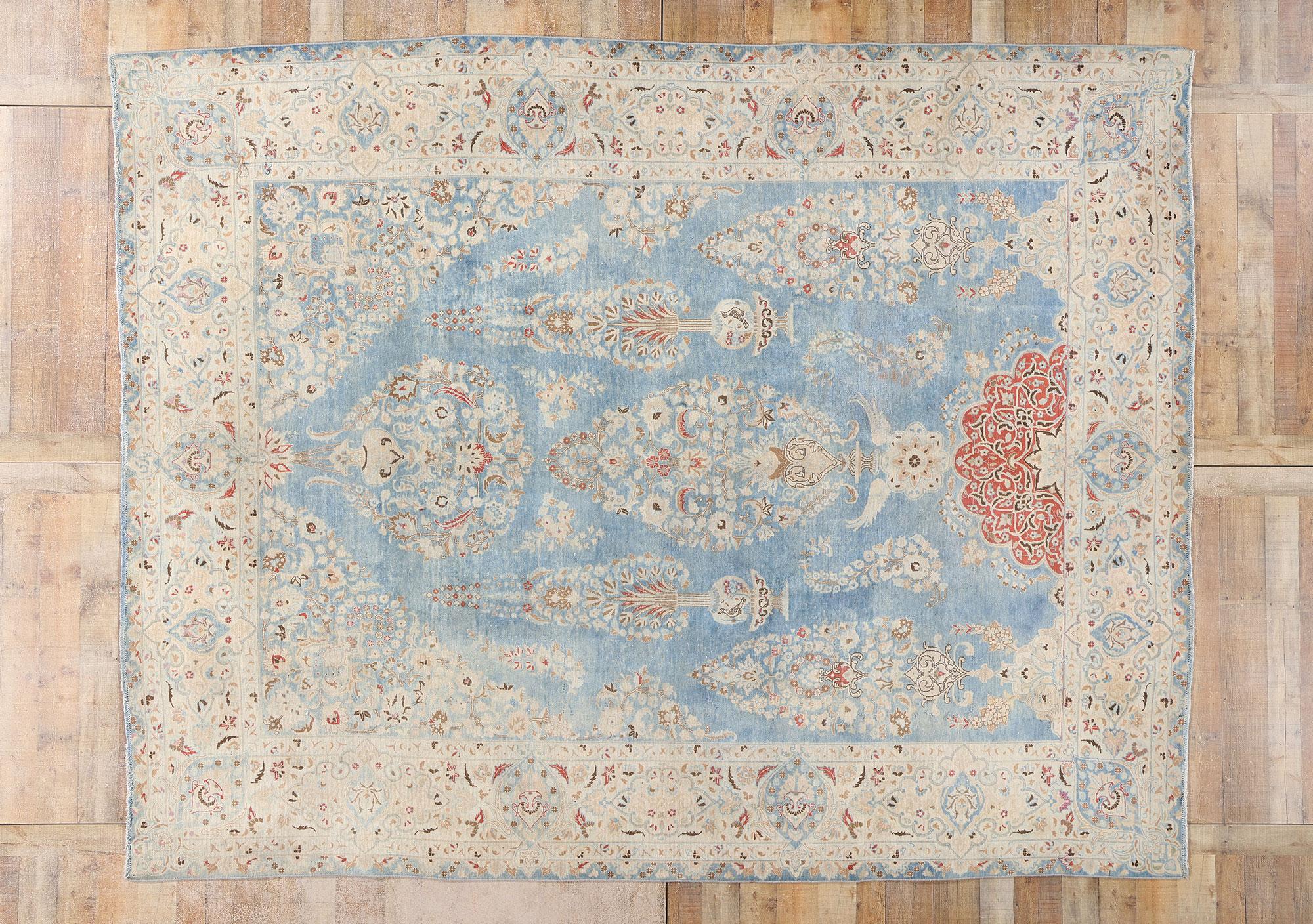 Signierter antiker persischer Mashhad-Teppich mit modernem Stil im Angebot 3