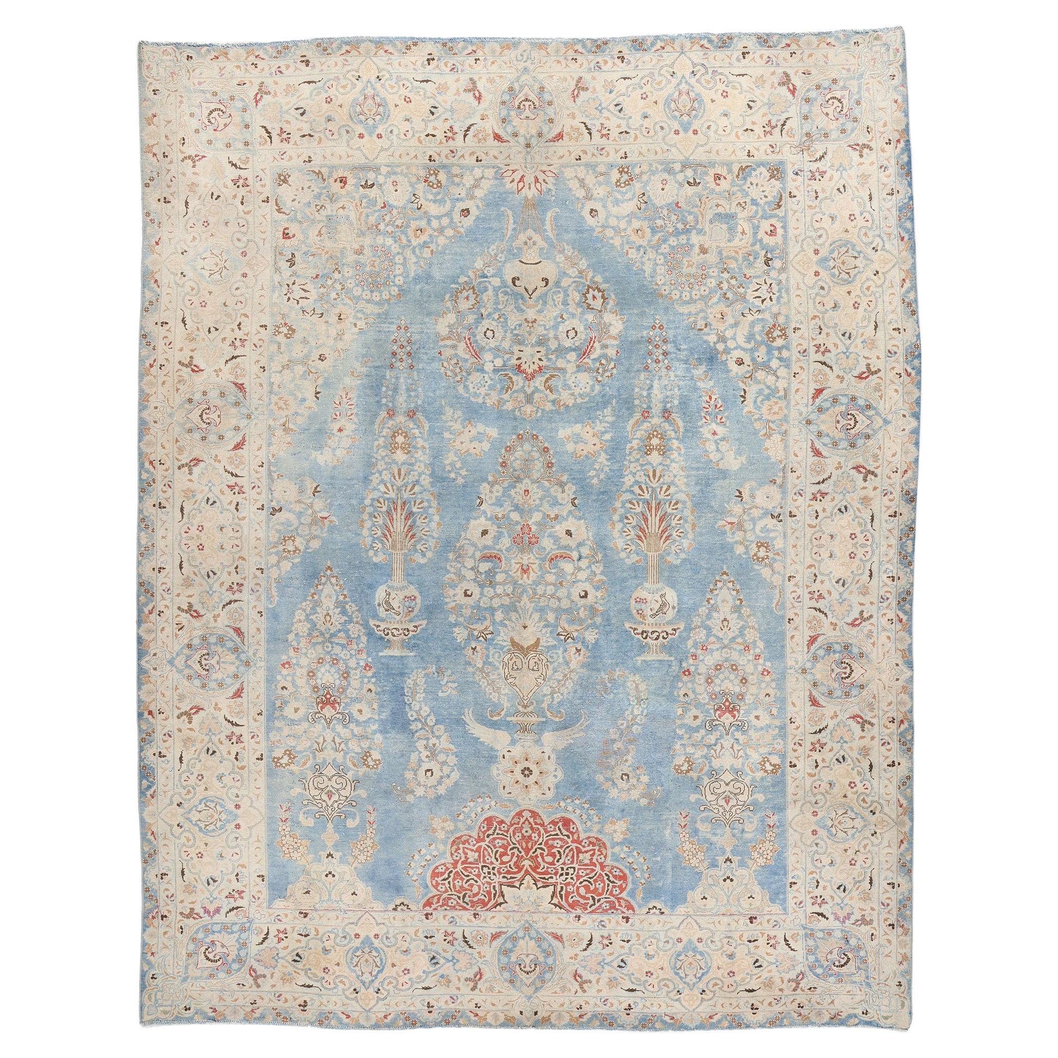 Signierter antiker persischer Mashhad-Teppich mit modernem Stil im Angebot