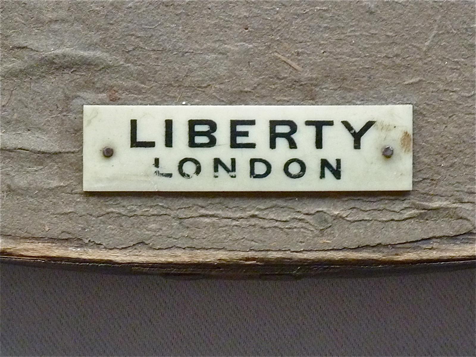 Signed Antique Round Liberty Wall Mirror Patinated Copper Arts & Crafts, 1900 6