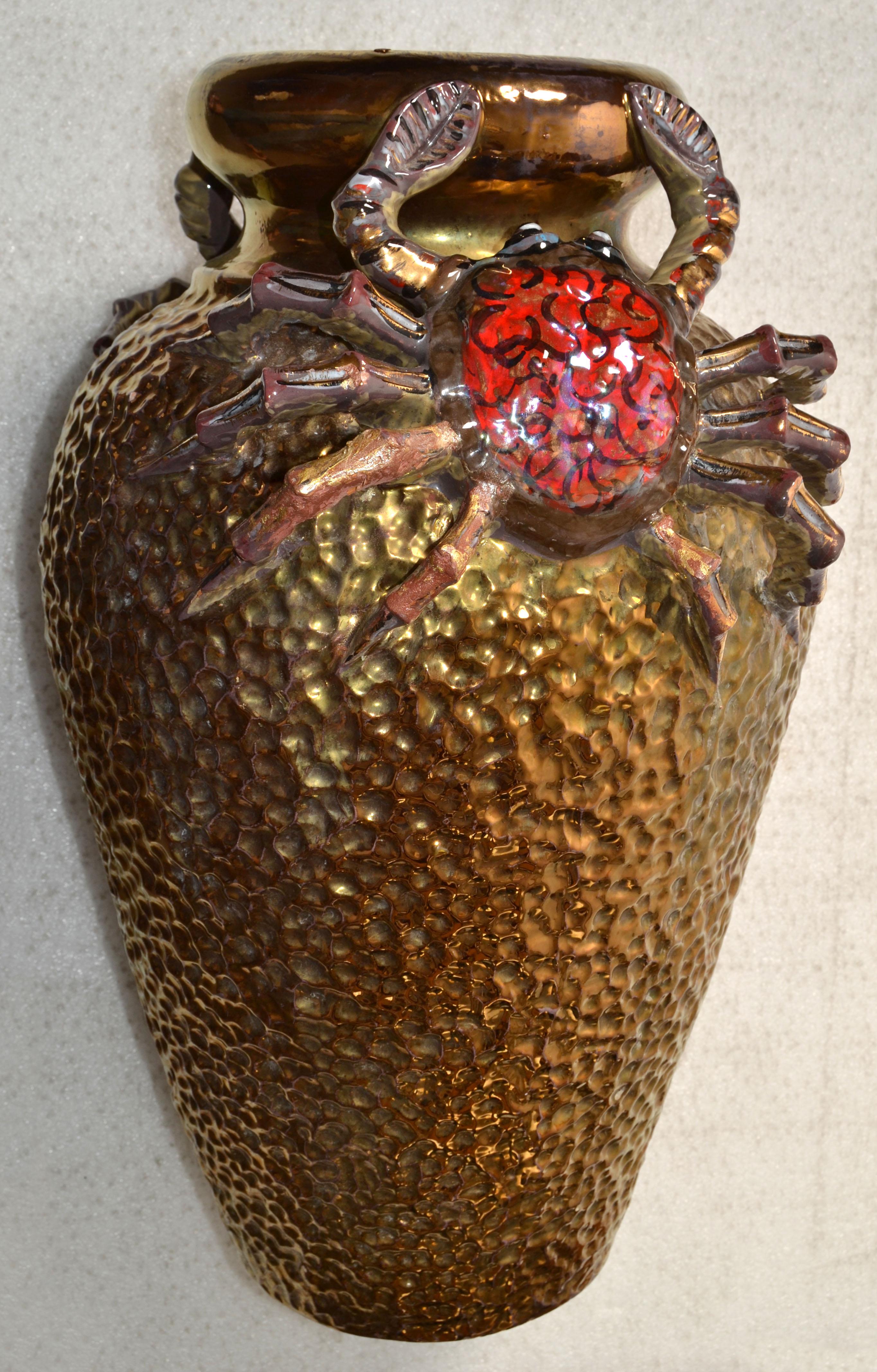 Signed Aretini Majolica Style Hand Painted Gold Ceramic Crab Vase Mediterranean For Sale 3
