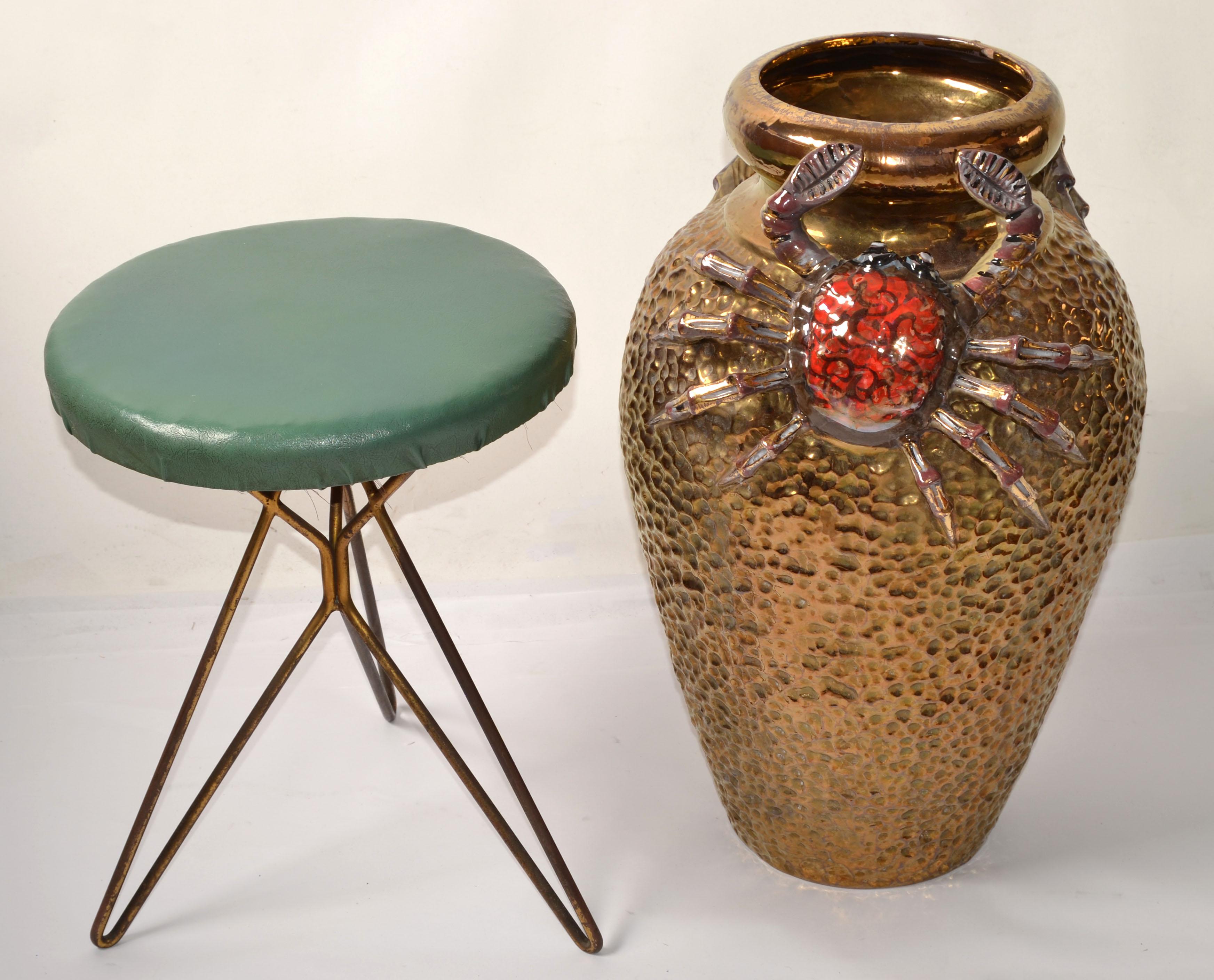 Signed Aretini Majolica Style Hand Painted Gold Ceramic Crab Vase Mediterranean In Good Condition For Sale In Miami, FL