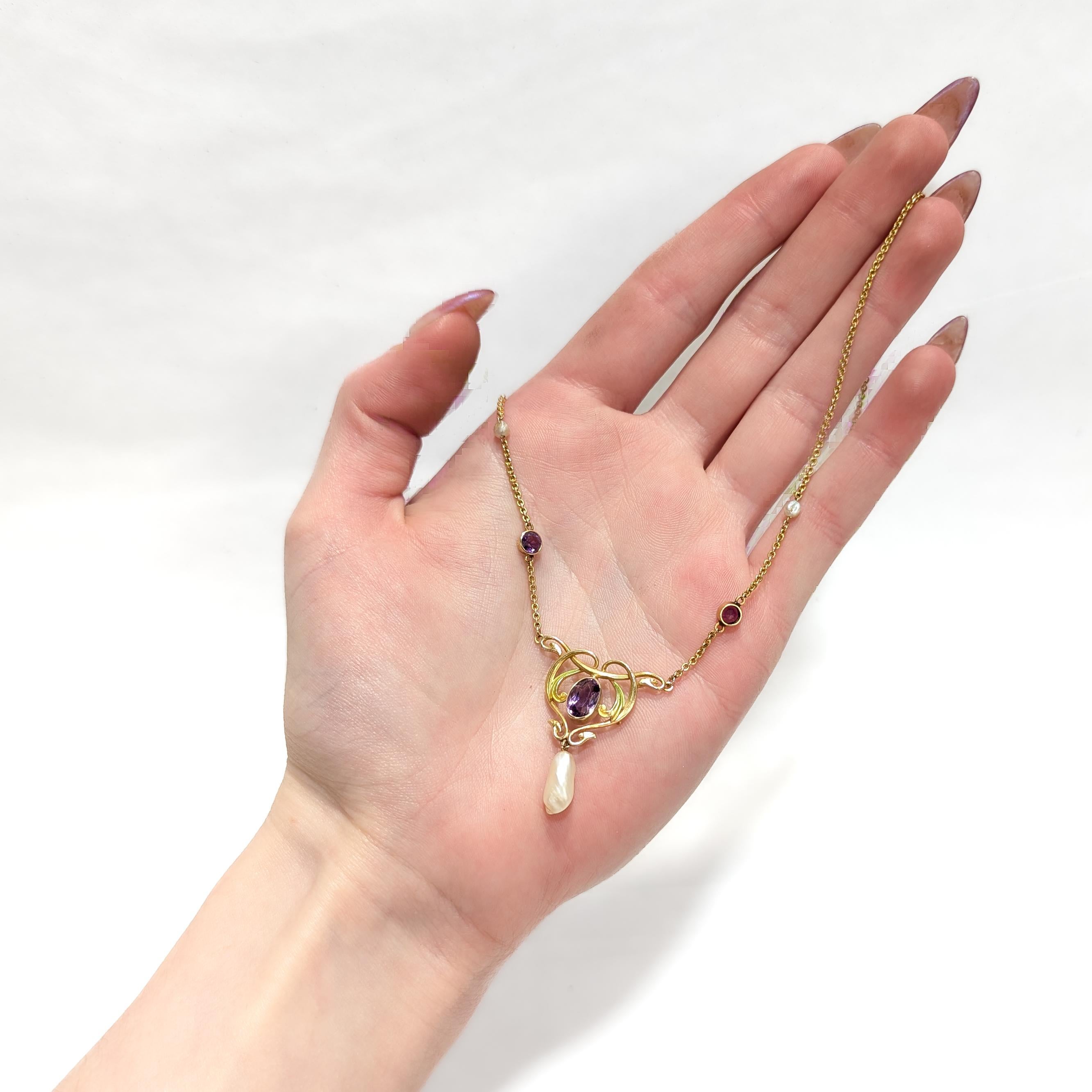 Taglio ovale Collana Lavalier firmata Art Nouveau Krementz in oro 14K, ametista, perla e smalto in vendita