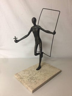 Signierte figurative Bronze auf Travertinsockel von Victor Salmones, vom Künstler signiert