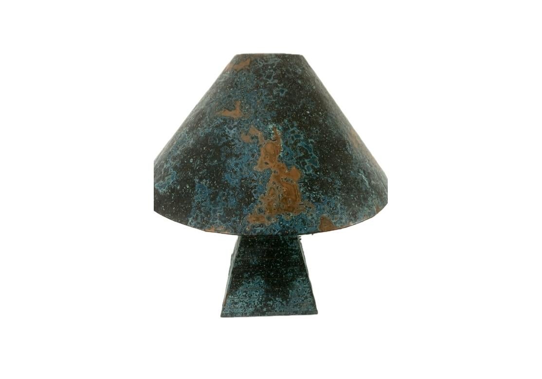 Signed Arts & Crafts Artisan Verdigris Copper Table Lamp État moyen - En vente à Bridgeport, CT