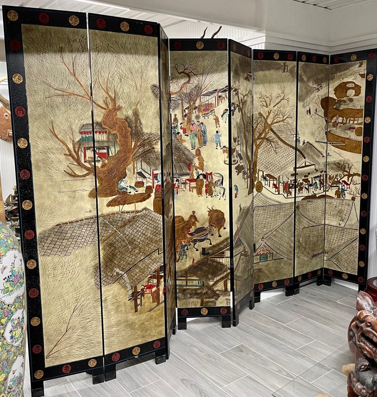 Magnificent Asian coromandel expandable room divider. Great scale with height of 94