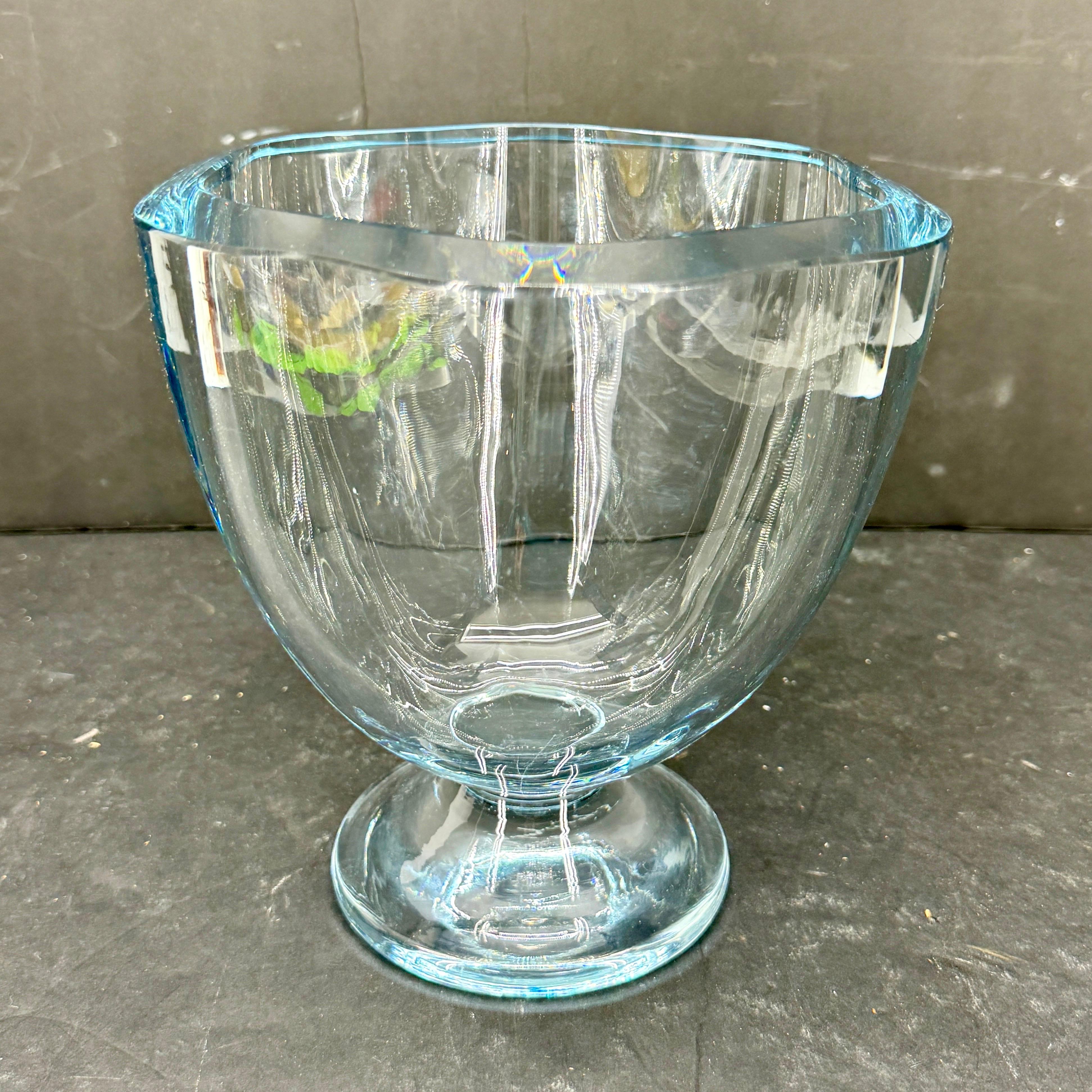 Scandinavo moderno Vaso in vetro firmato Asta Stromberg per Strombergshyttan, Svezia in vendita